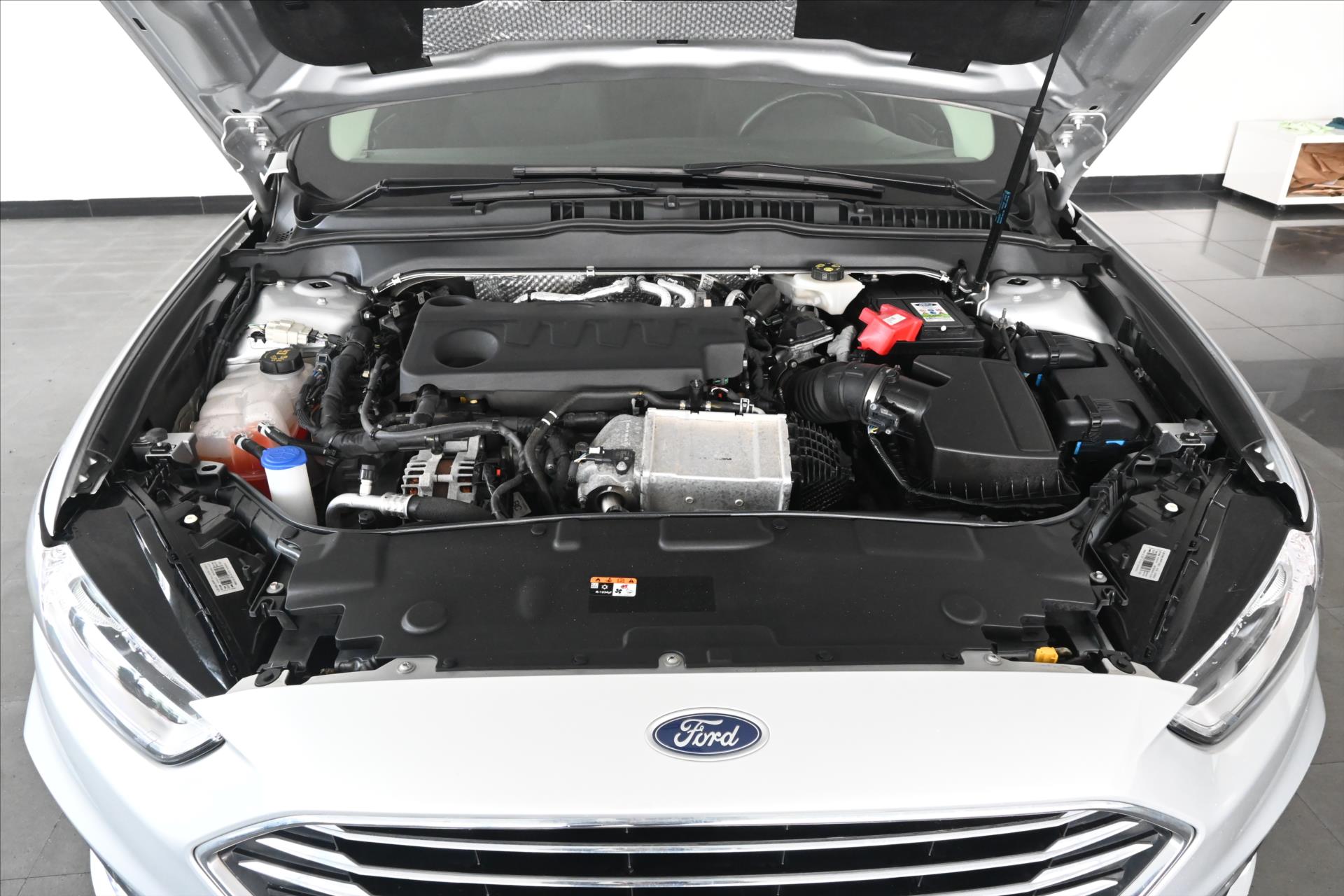 Hlavní fotografie vozu Ford Mondeo 2,0 EcoBlue 140 kW*AT/8*Titanium*Záruka až 5 let (5)