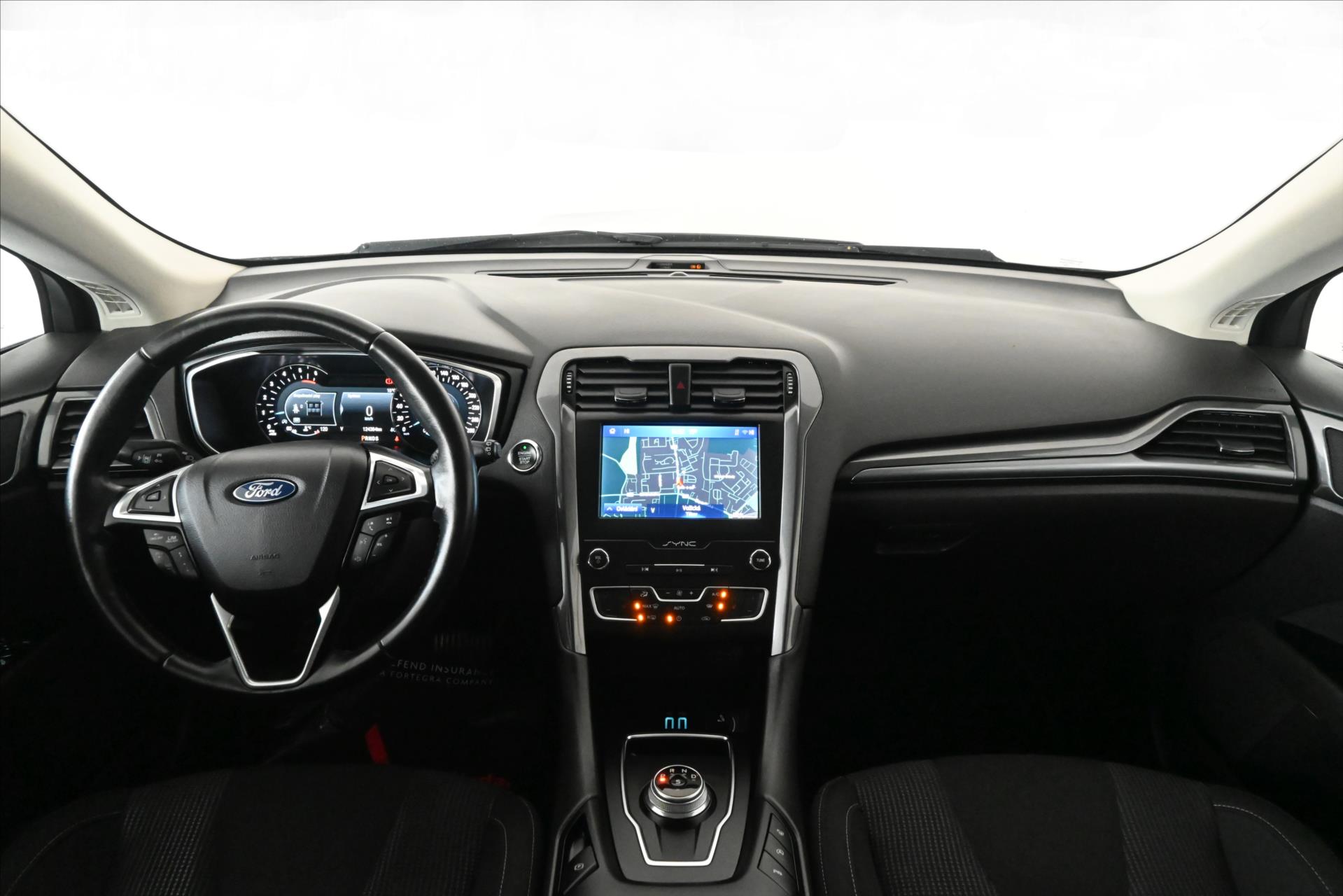 Hlavní fotografie vozu Ford Mondeo 2,0 EcoBlue 140 kW AT8 Titanium Záruka až 5 let (12)