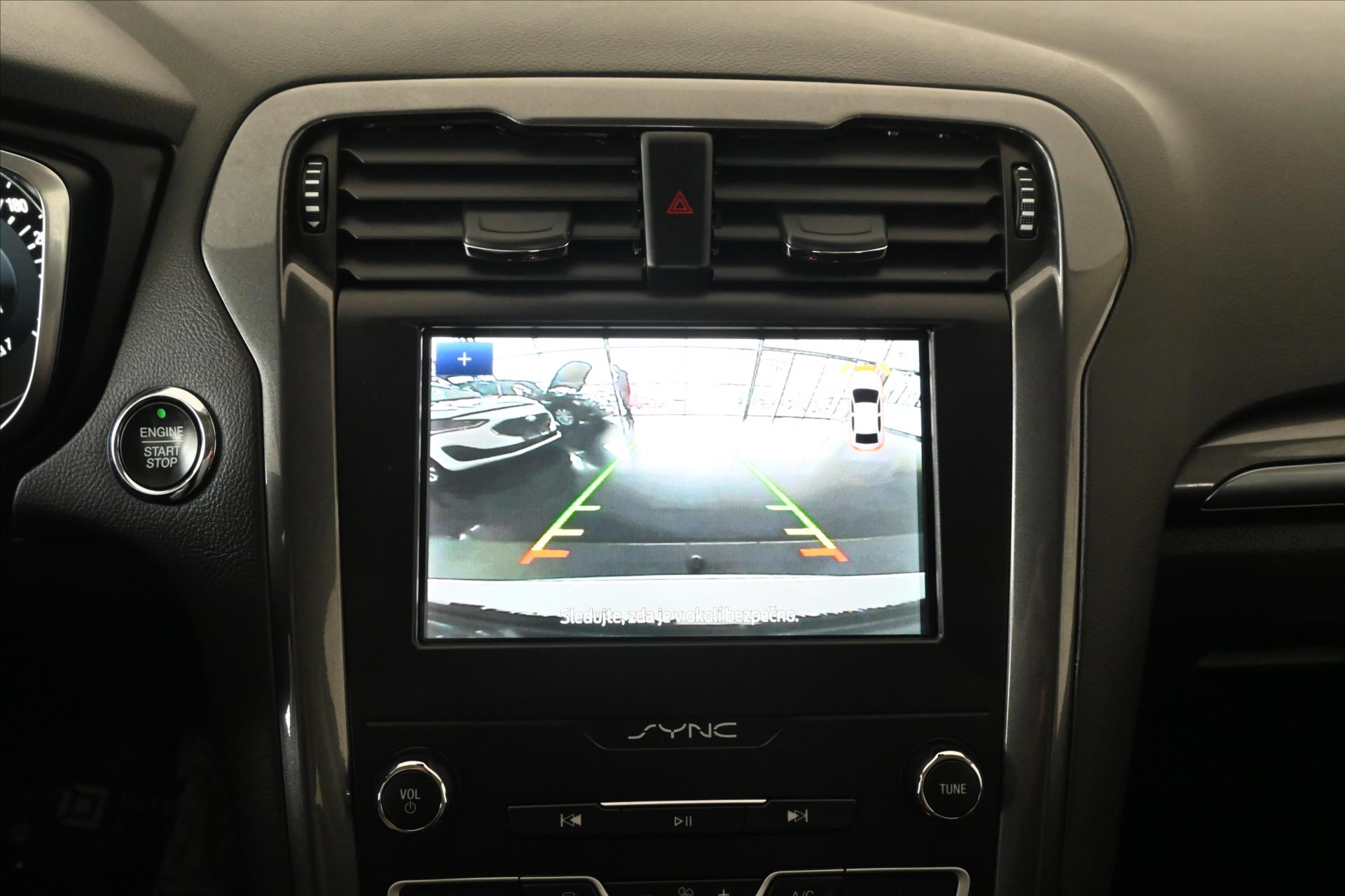 Hlavní fotografie vozu Ford Mondeo 2,0 EcoBlue 140 kW AT8 Titanium Záruka až 5 let (21)