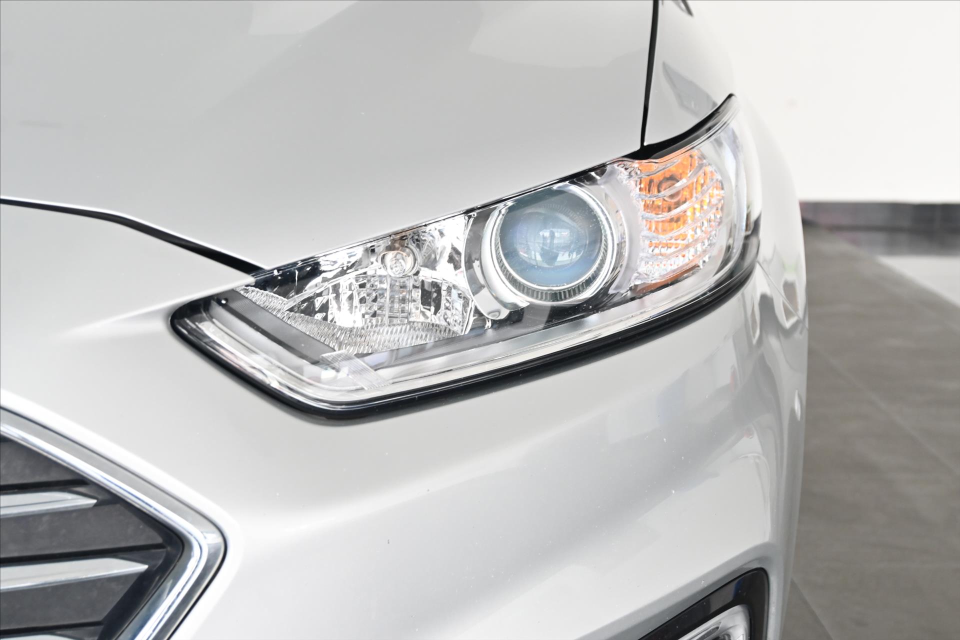 Hlavní fotografie vozu Ford Mondeo 2,0 EcoBlue 140 kW AT8 Titanium Záruka až 5 let (30)