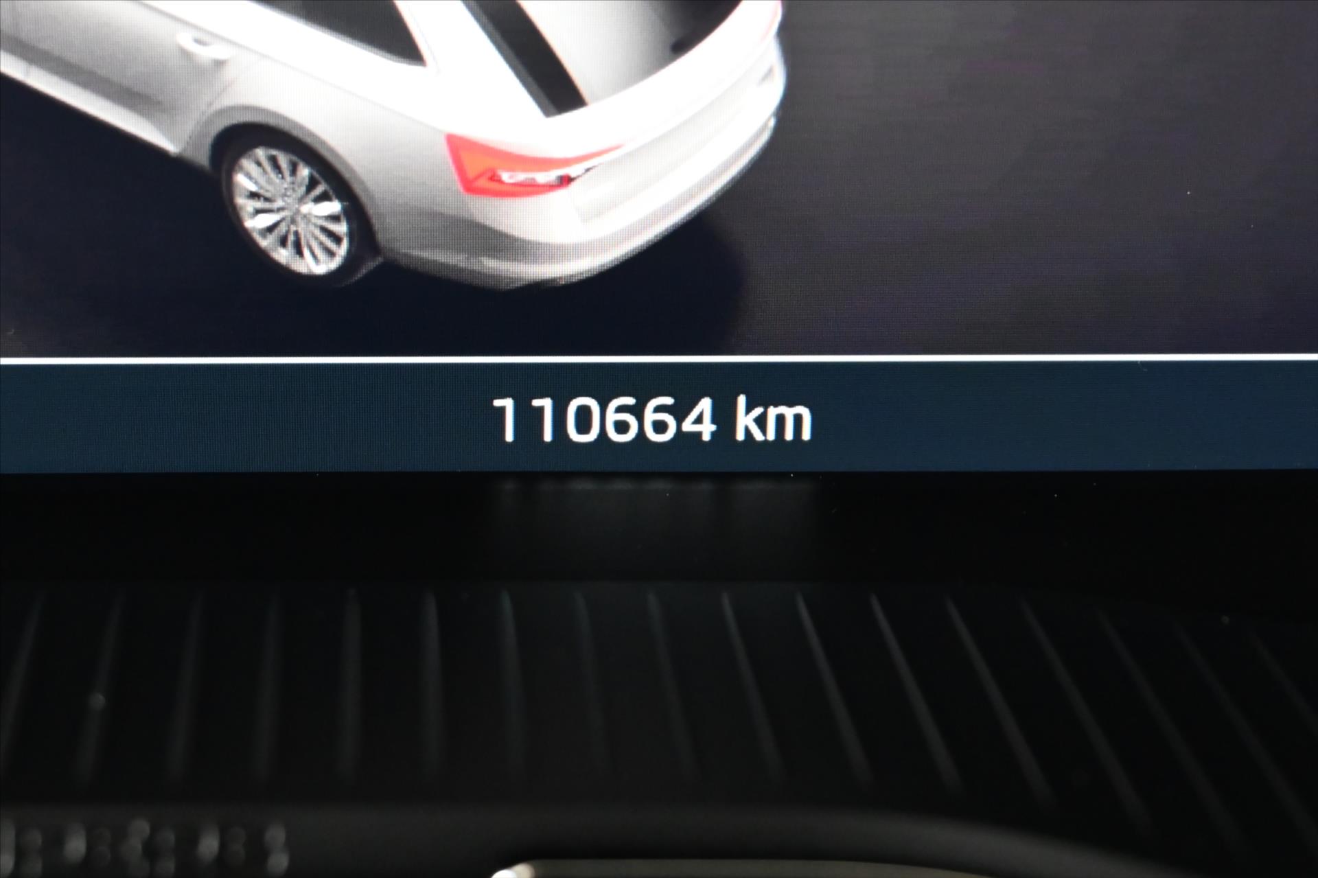 Hlavní fotografie vozu Škoda Superb 2,0 TDI 110kW*DSG*STYLE*Záruka až 5 let (14)