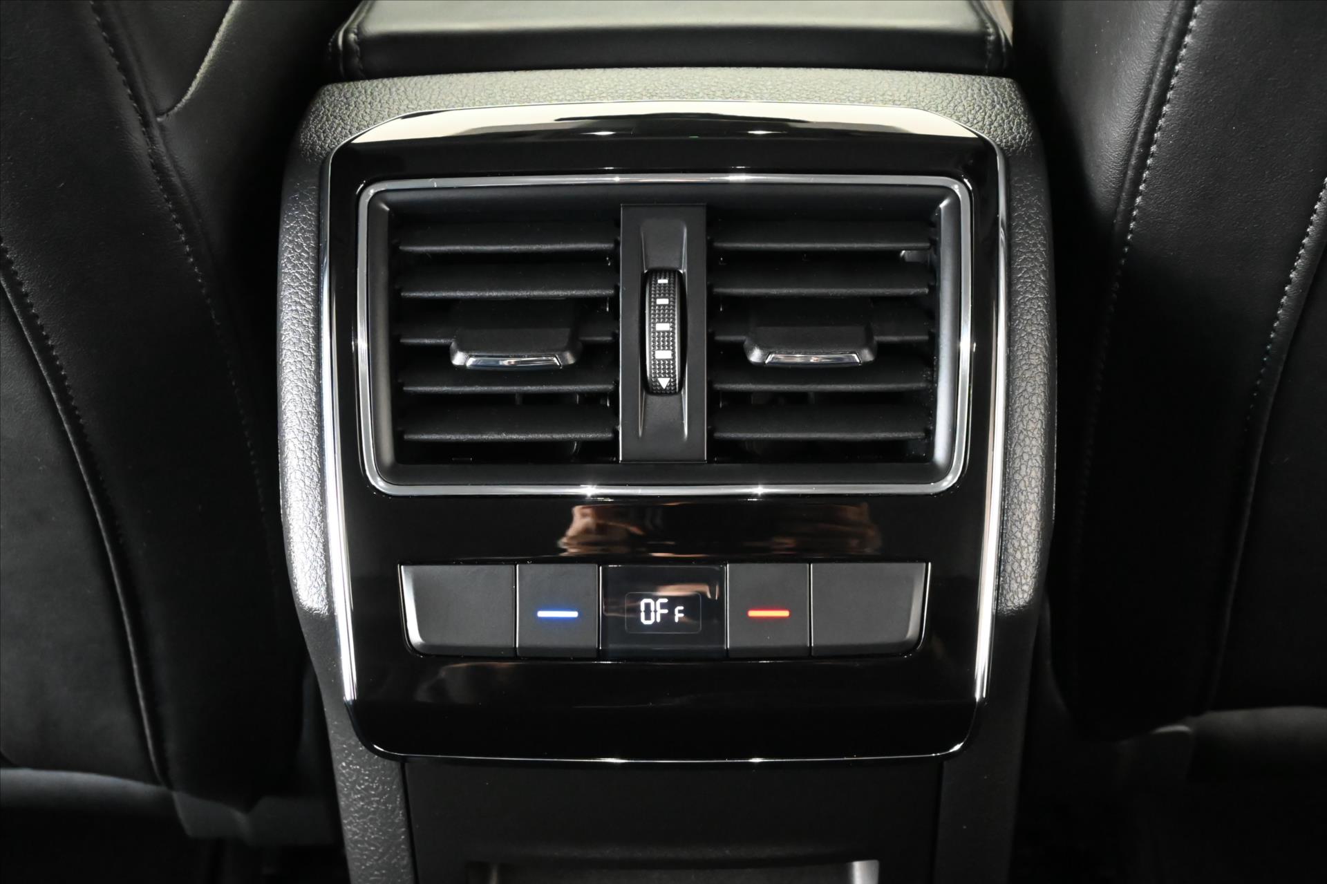 Hlavní fotografie vozu Škoda Superb 2,0 TDI 110kW*DSG*STYLE*Záruka až 5 let (24)