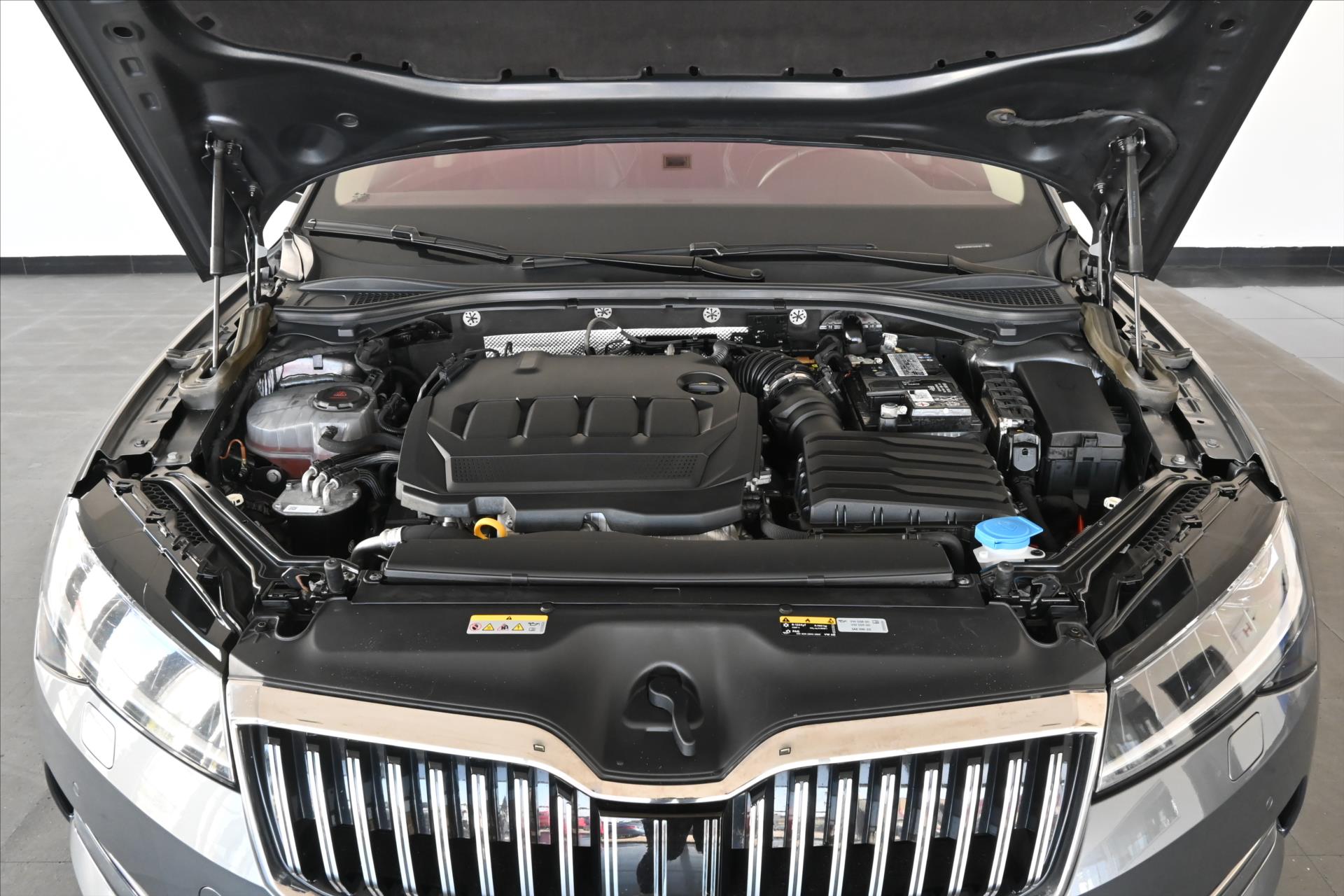 Hlavní fotografie vozu Škoda Superb 2,0 TDI 110kW*DSG*STYLE*Záruka až 5 let (5)