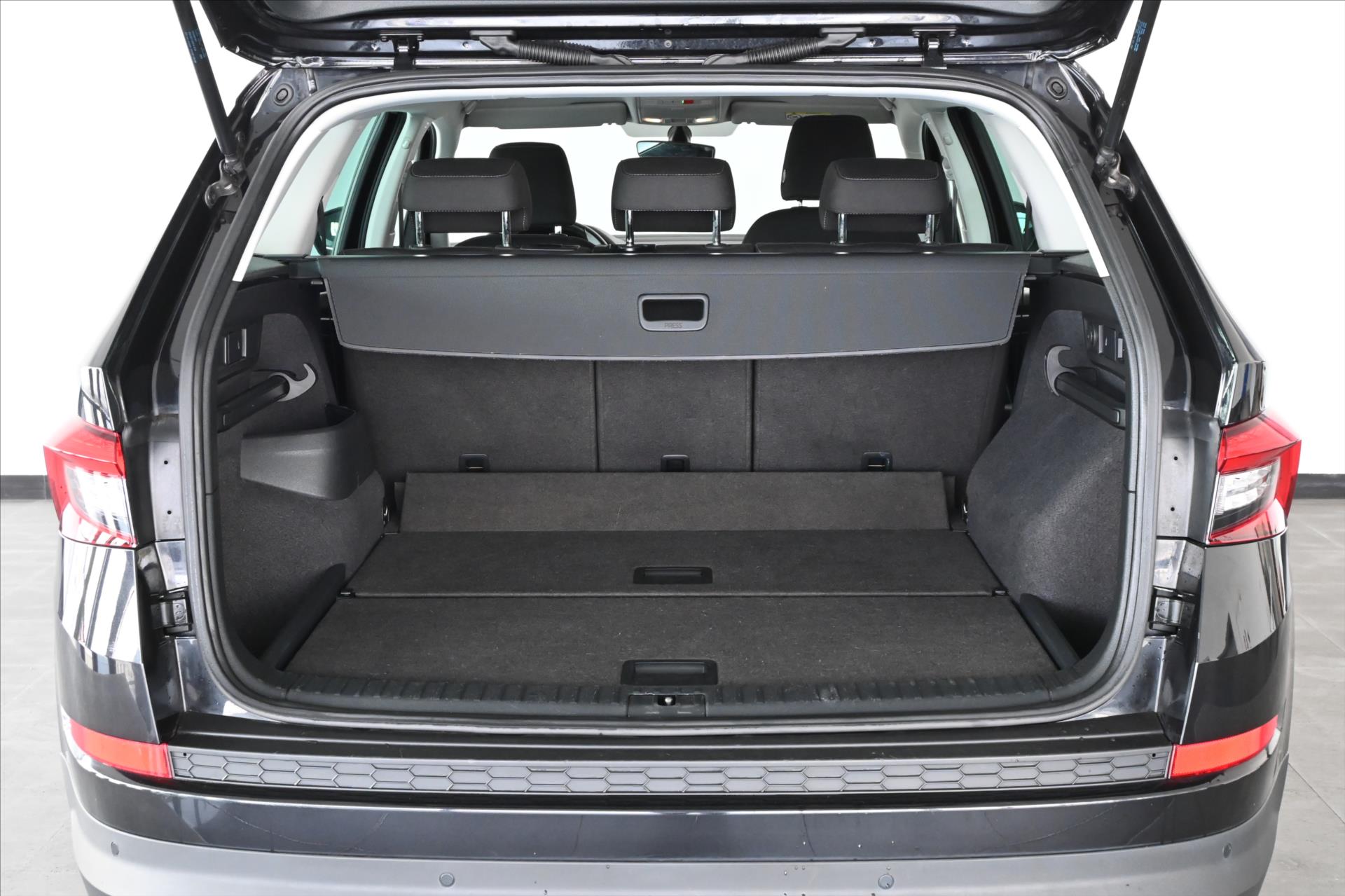 Main photo of the car Skoda Kodiaq 2.0 TDI 110 kW 4x4 DSG Ambition Warranty up to 5 years (7)