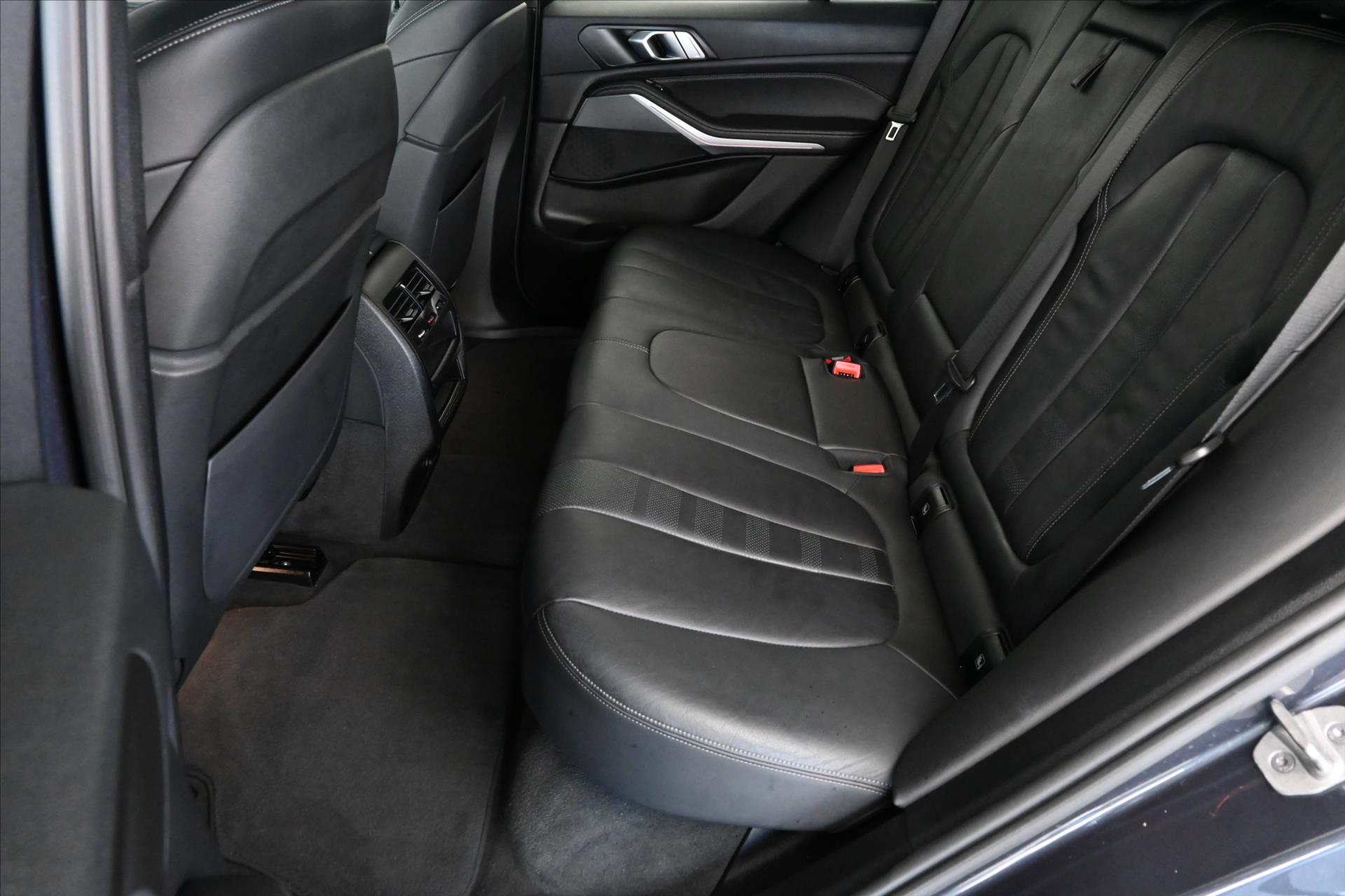 Hlavní fotografie vozu BMW X5 3,0 d xDrive 210kW AT8 *Panorama* Záruka až 5 let (11)