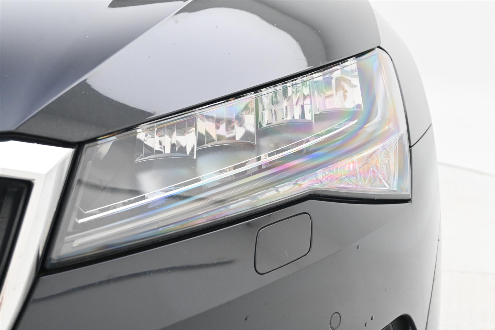 Hlavní fotografie vozu Škoda Superb 2,0 TDI 110kW STYLE Záruka až 5 let (30)