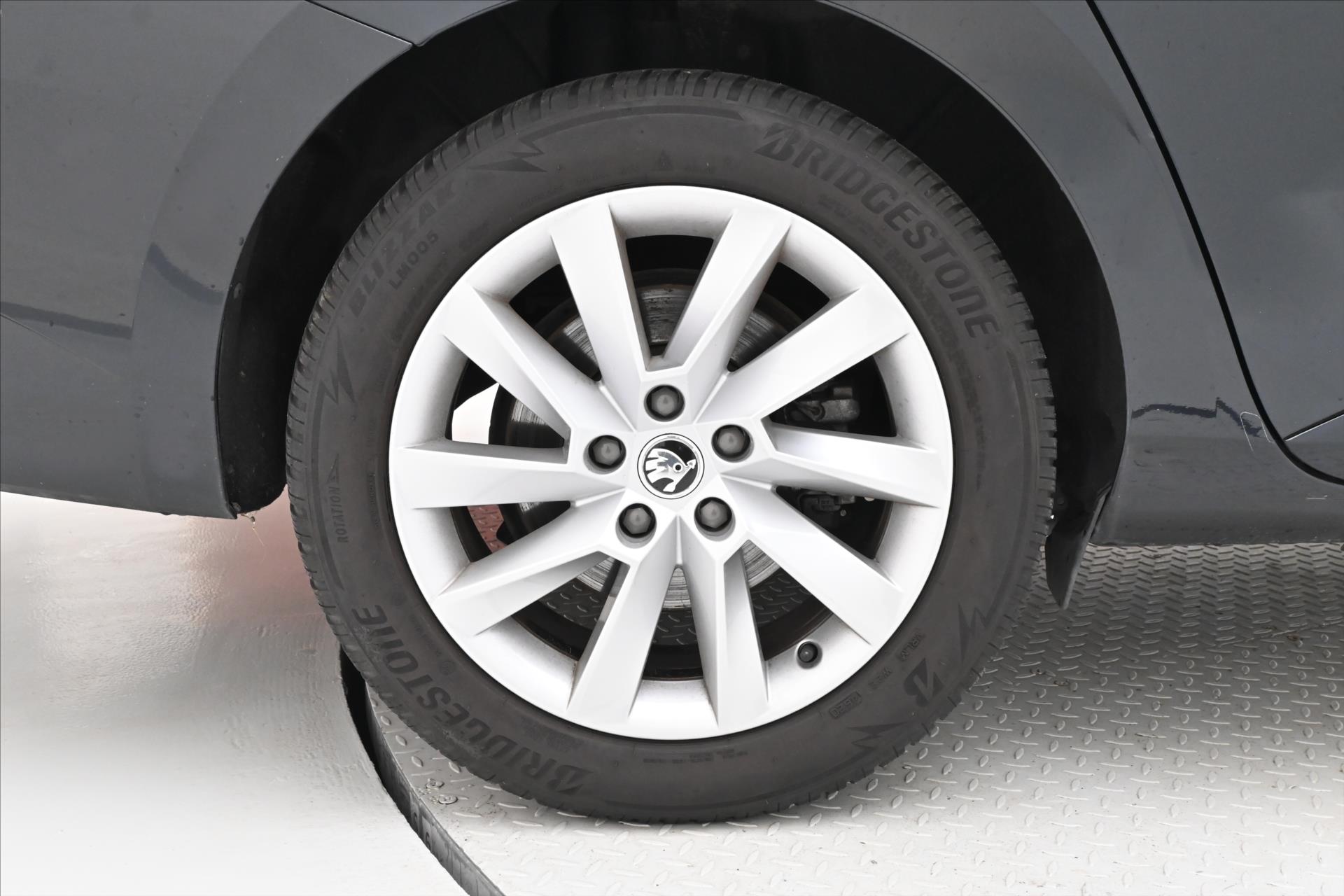 Hlavní fotografie vozu Škoda Superb 2,0 TDI 110kW STYLE Záruka až 5 let (32)