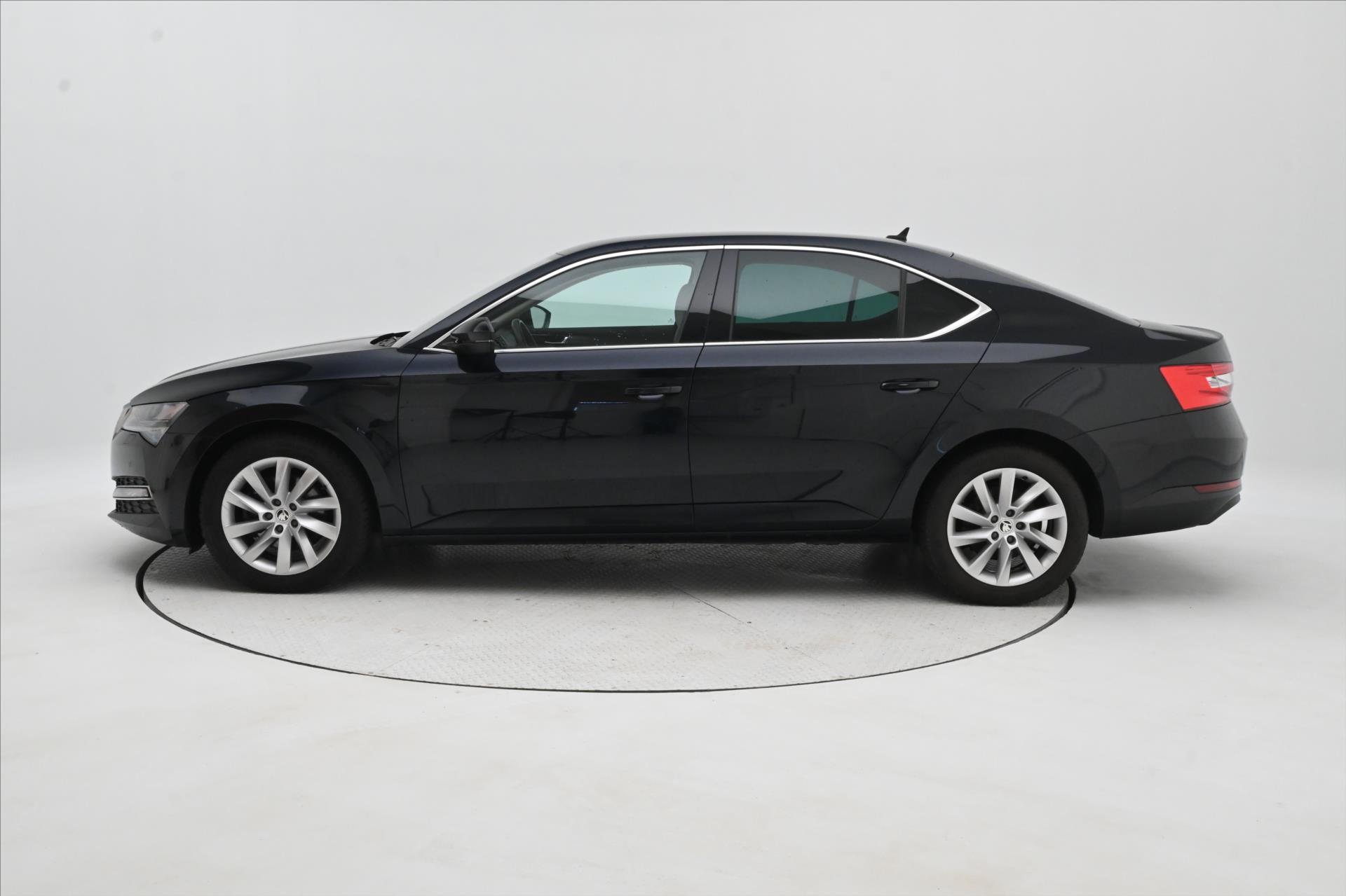 Hlavní fotografie vozu Škoda Superb 2,0 TDI 110kW STYLE Záruka až 5 let (8)