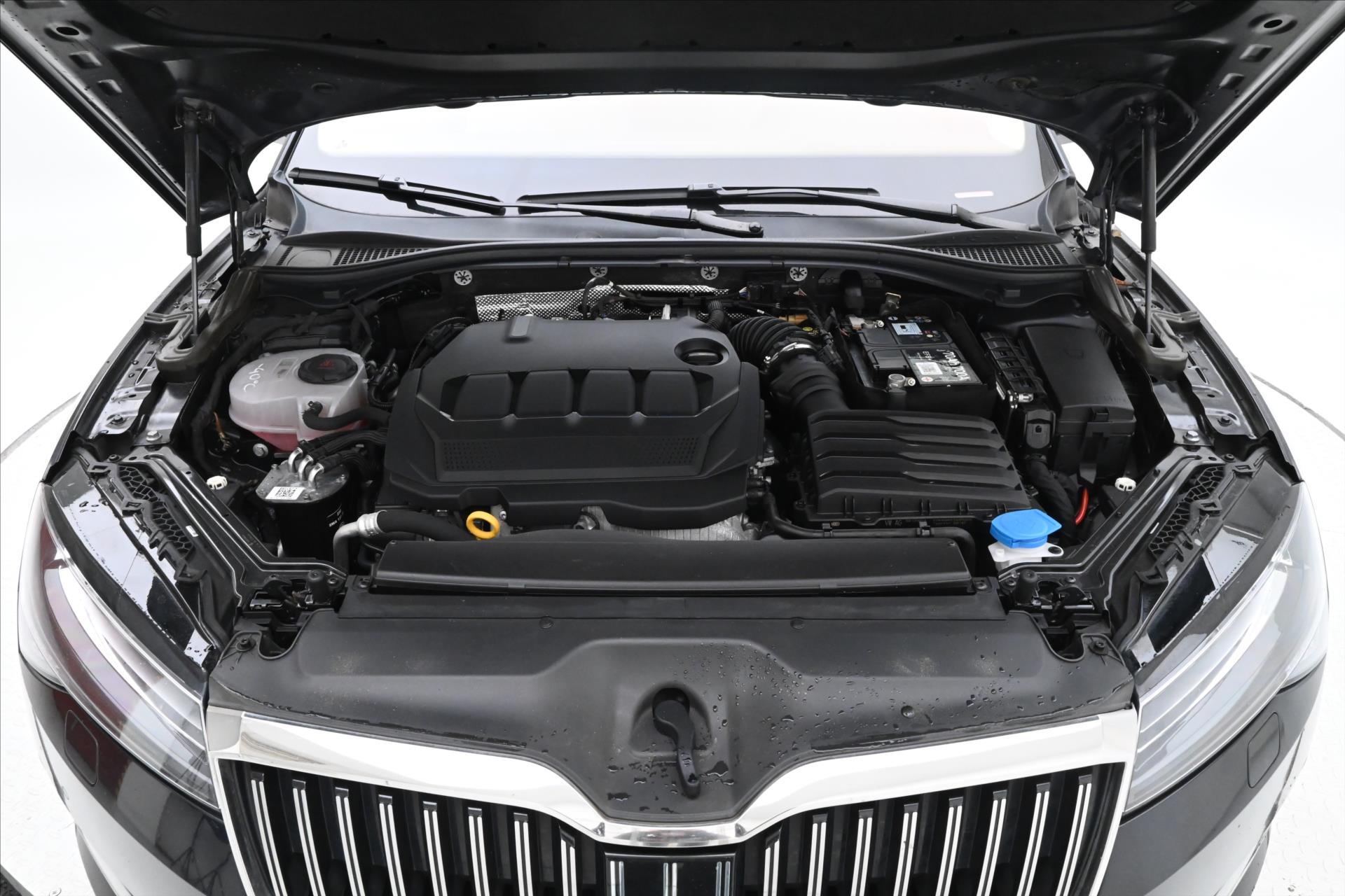 Hlavní fotografie vozu Škoda Superb 2,0 TDI 110kW STYLE Záruka až 5 let (9)