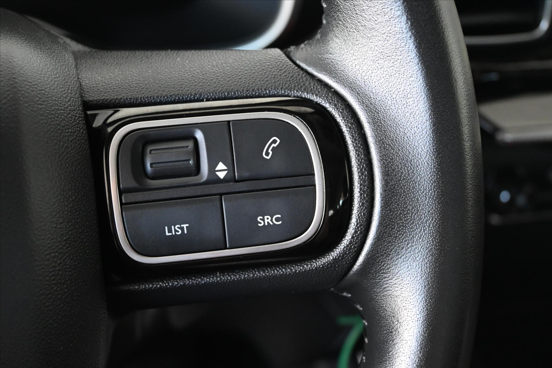 Hlavní fotografie vozu Citroën C5 Aircross 1,5 BlueHDi 96 kW S&S Business Záruka až 5 let (19)