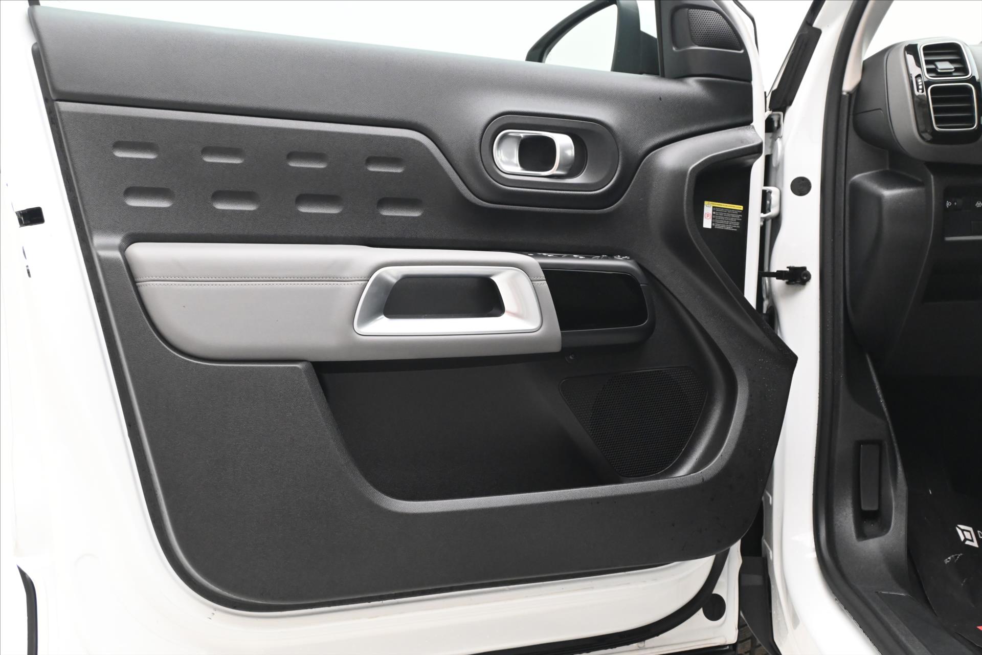 Hlavní fotografie vozu Citroën C5 Aircross 1,5 BlueHDi 96 kW S&S Business Záruka až 5 let (23)
