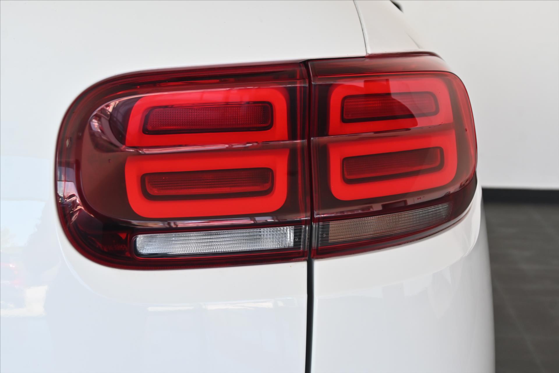 Hlavní fotografie vozu Citroën C5 Aircross 1,5 BlueHDi 96 kW S&S Business Záruka až 5 let (32)