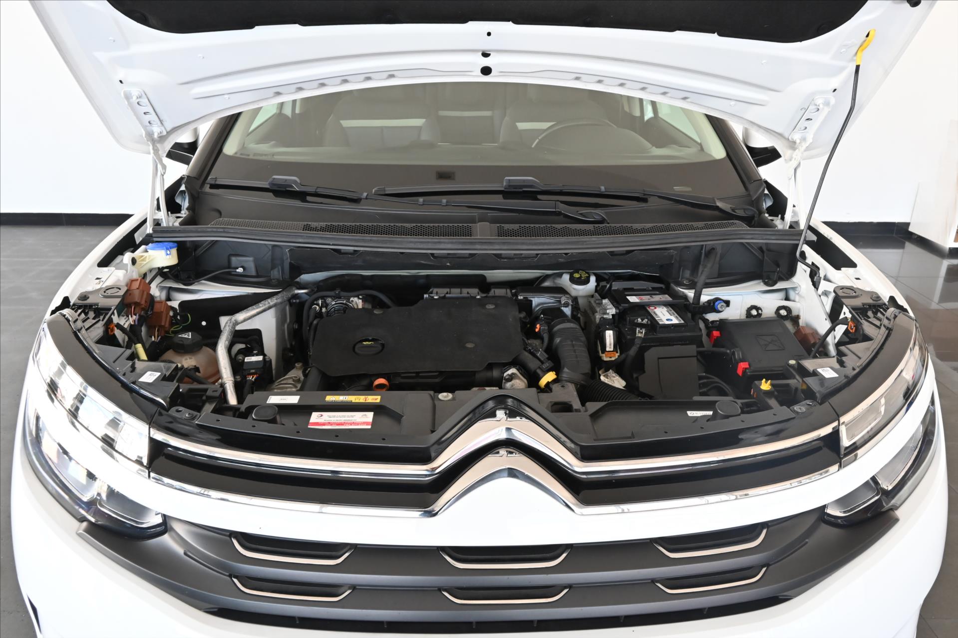 Hlavní fotografie vozu Citroën C5 Aircross 1,5 BlueHDi 96 kW S&S Business Záruka až 5 let (6)