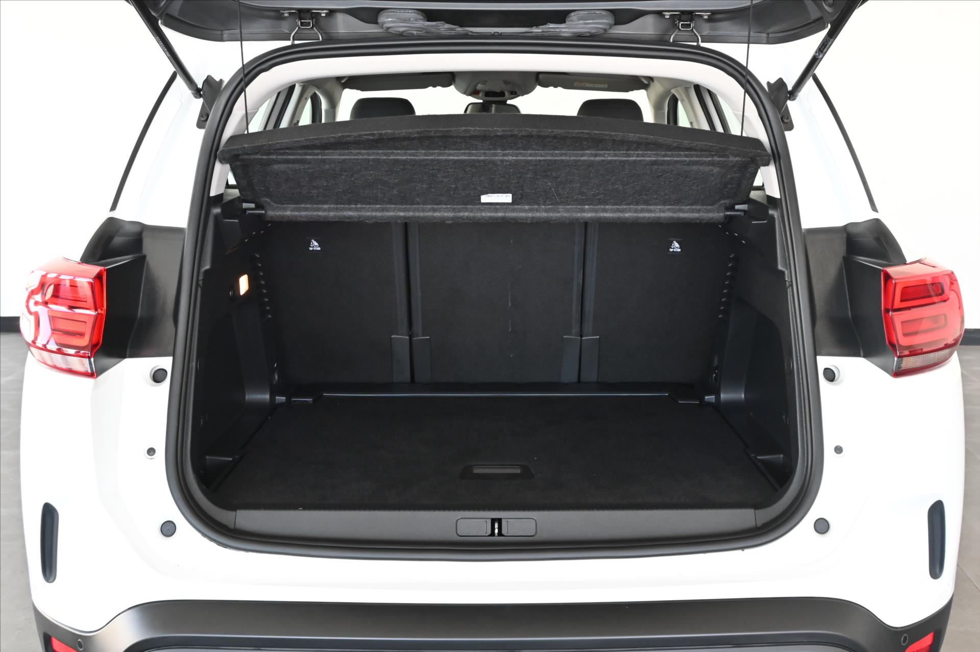 Hlavní fotografie vozu Citroën C5 Aircross 1,5 BlueHDi 96 kW S&S Business Záruka až 5 let (7)