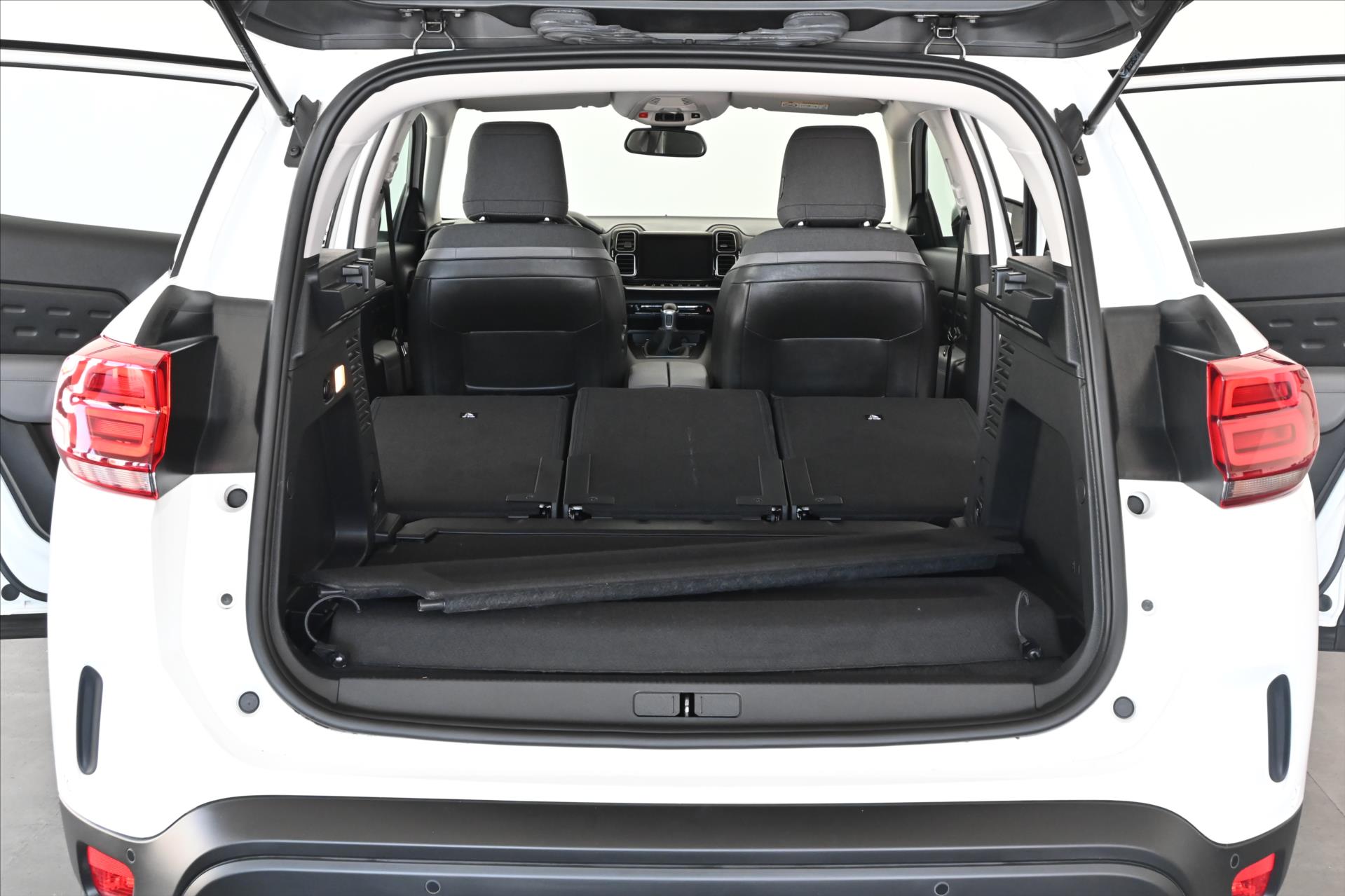 Hlavní fotografie vozu Citroën C5 Aircross 1,5 BlueHDi 96 kW S&S Business Záruka až 5 let (8)