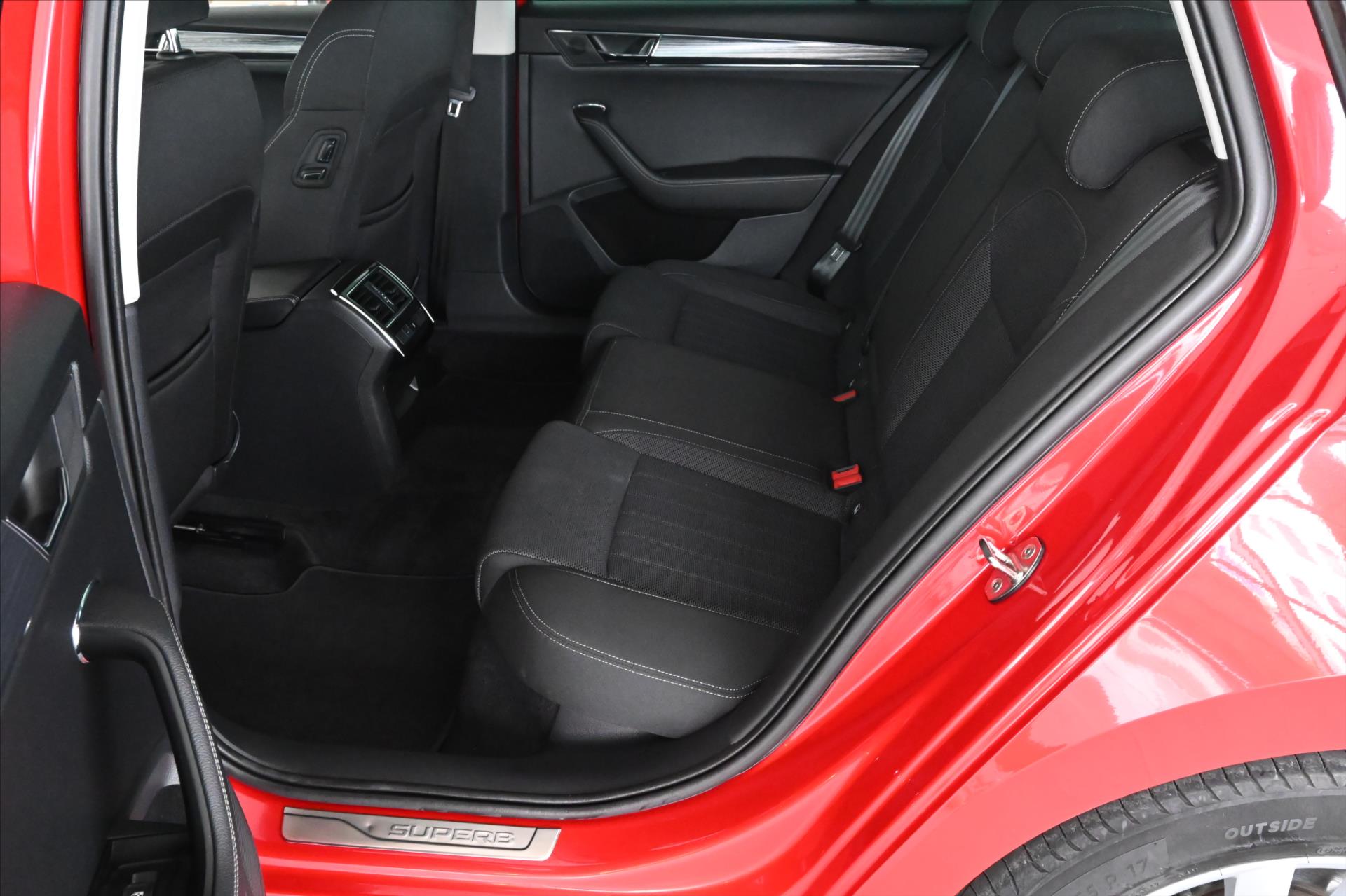 Hlavní fotografie vozu Škoda Superb 2,0 TDI 110kW*DSG*STYLE*Záruka až 5 let (10)