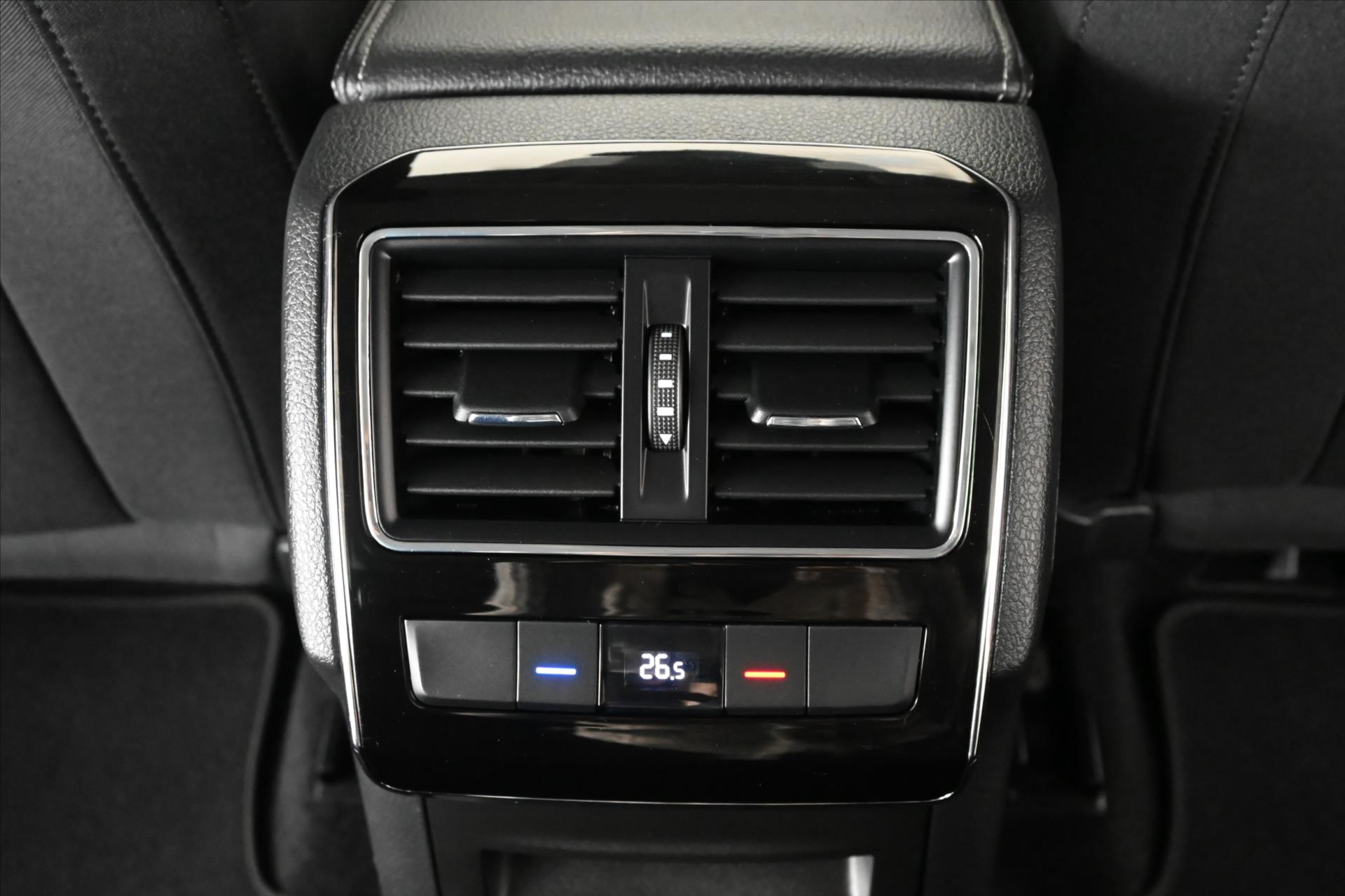 Hlavní fotografie vozu Škoda Superb 2,0 TDI 110kW*DSG*STYLE*Záruka až 5 let (23)