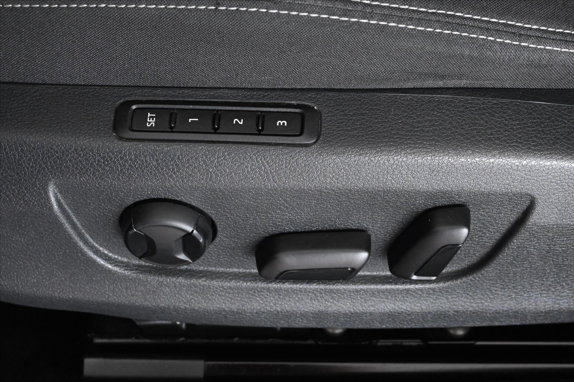 Hlavní fotografie vozu Škoda Superb 2,0 TDI 110kW*DSG*STYLE*Záruka až 5 let (30)