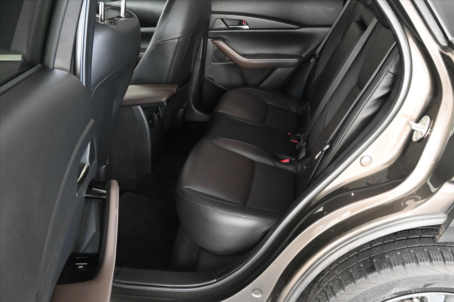 Hlavní fotografie vozu Mazda CX-30 2,0 Skyactiv-X 132 kW Luxury Záruka až 5 let (11)