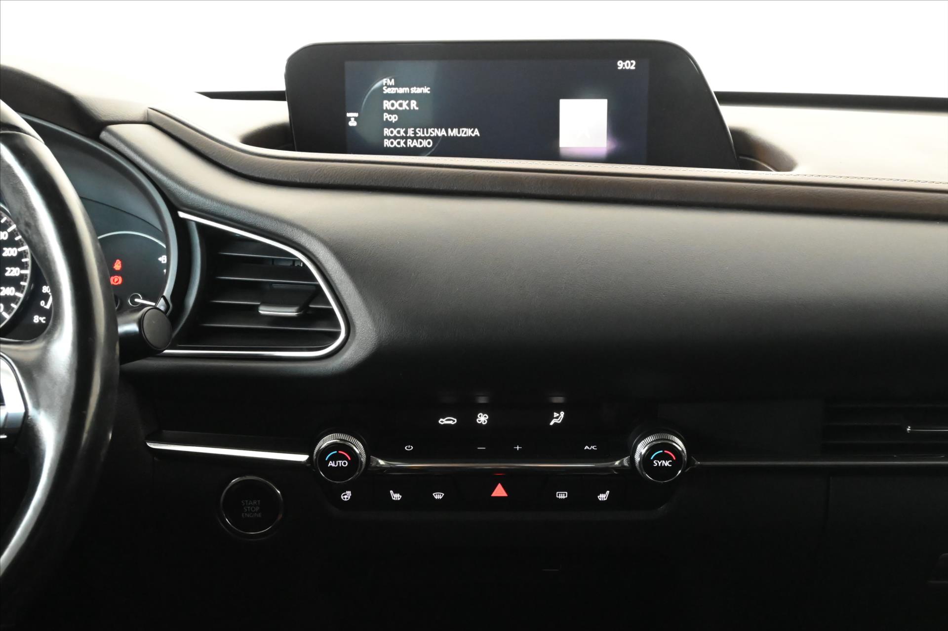 Hlavní fotografie vozu Mazda CX-30 2,0 Skyactiv-X 132 kW Luxury Záruka až 5 let (13)