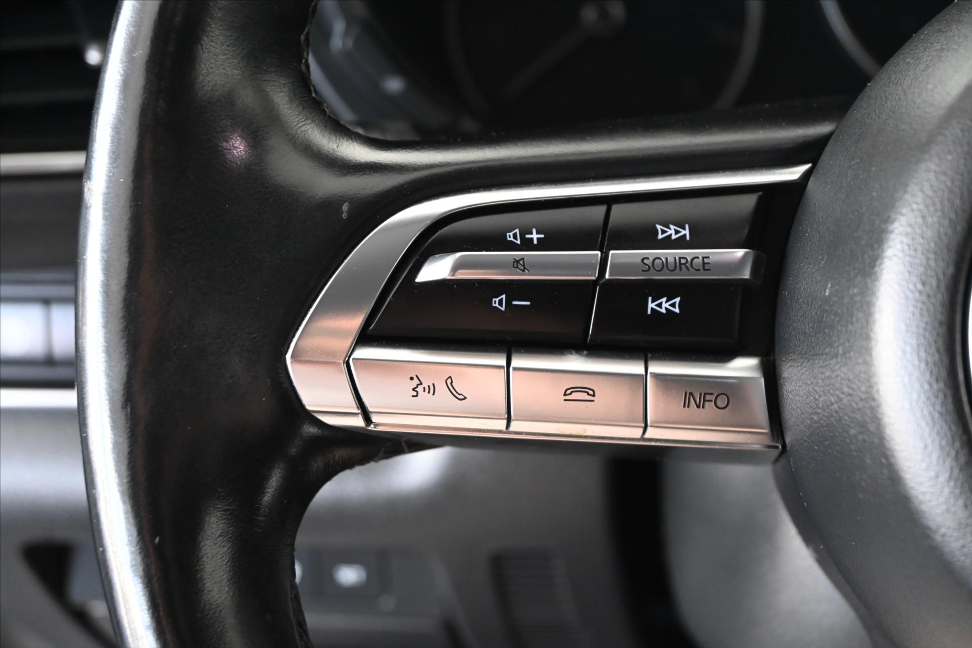 Hlavní fotografie vozu Mazda CX-30 2,0 Skyactiv-X 132 kW Luxury Záruka až 5 let (18)