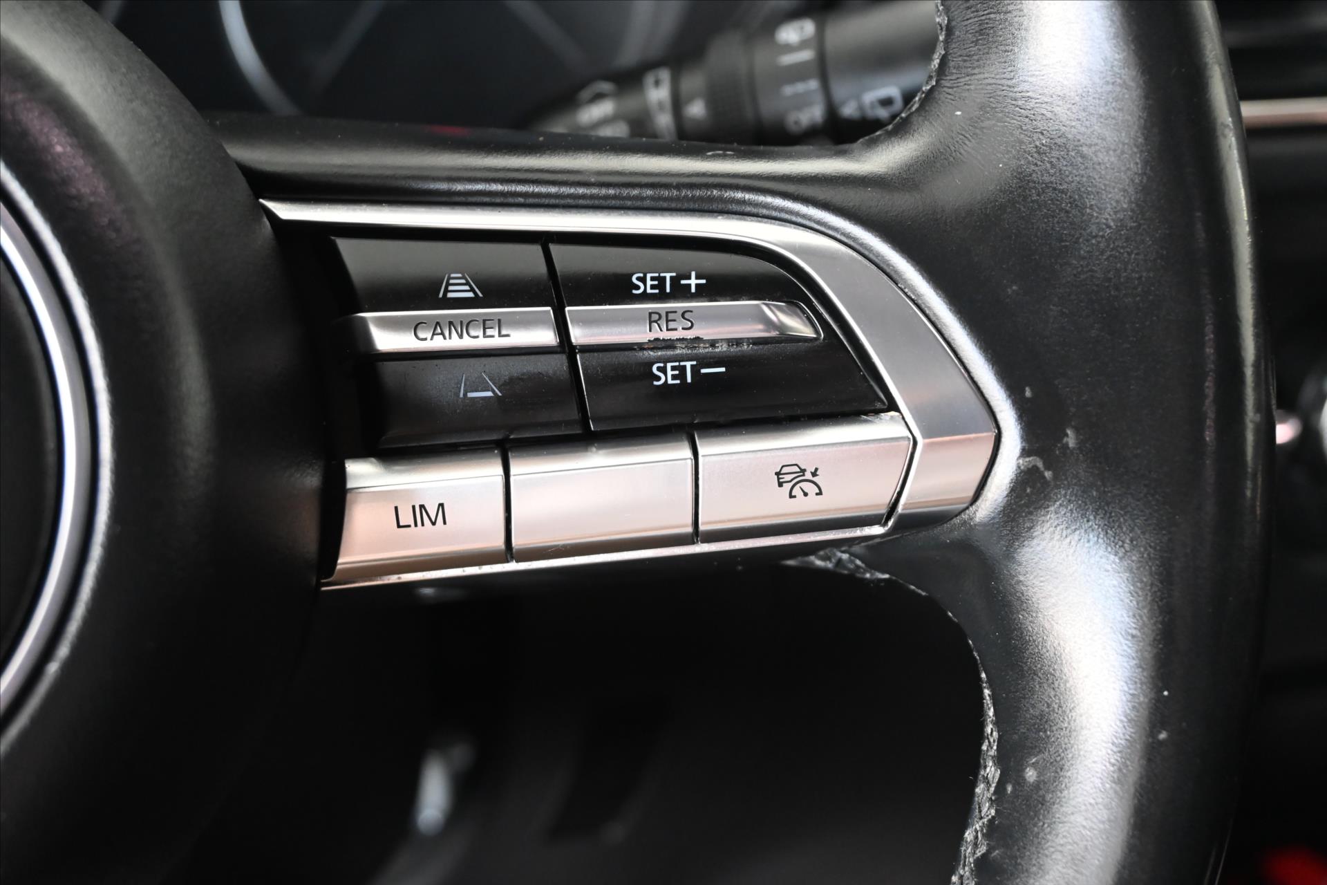 Hlavní fotografie vozu Mazda CX-30 2,0 Skyactiv-X 132 kW Luxury Záruka až 5 let (19)