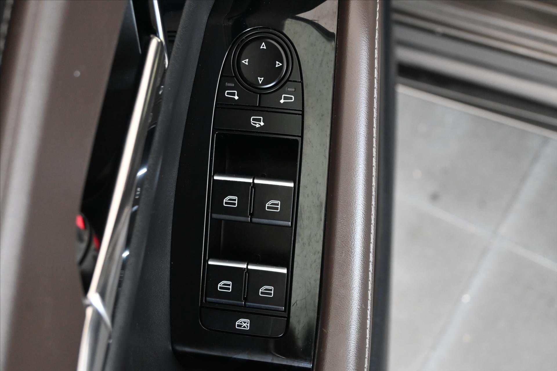 Hlavní fotografie vozu Mazda CX-30 2,0 Skyactiv-X 132 kW Luxury Záruka až 5 let (26)