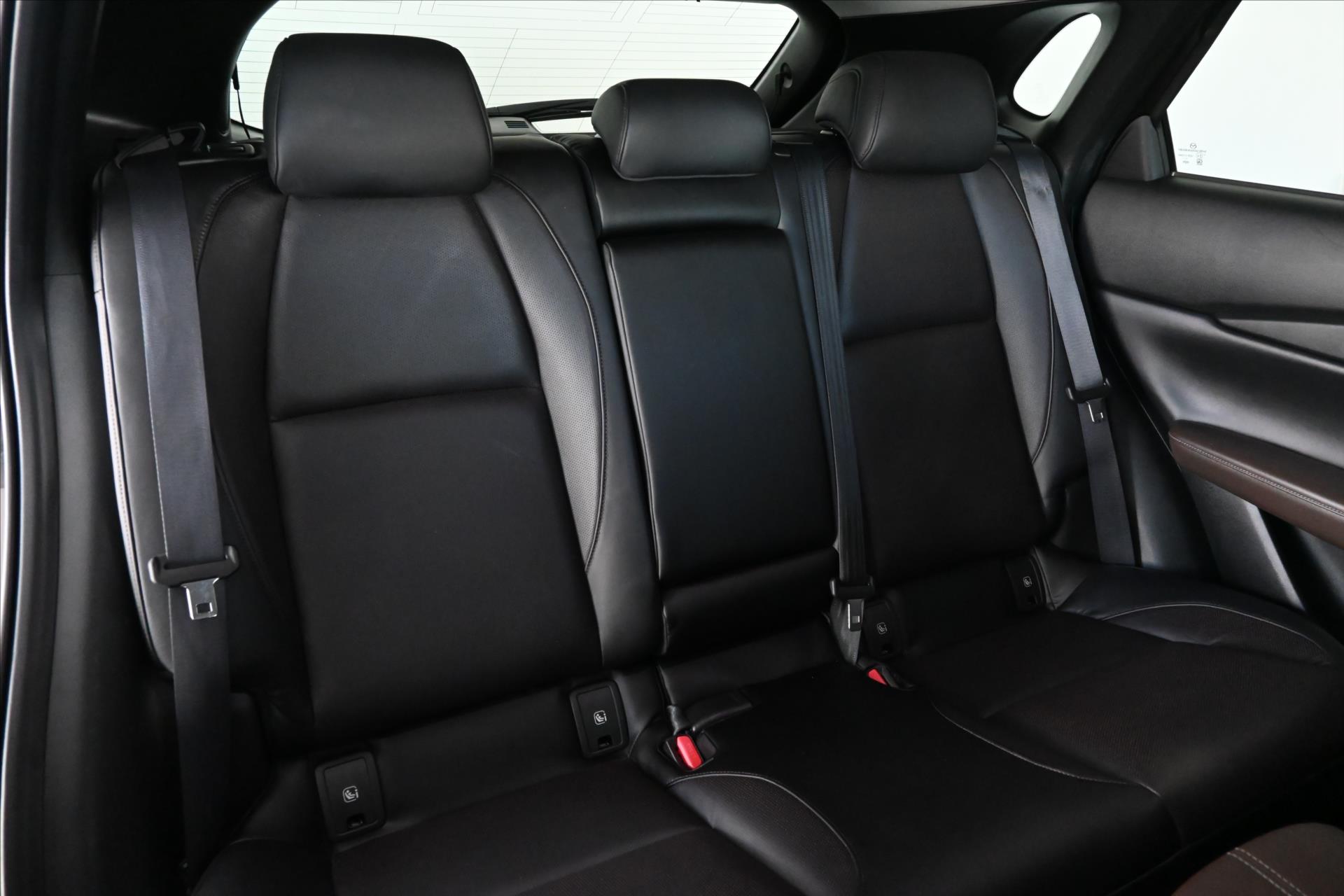 Hlavní fotografie vozu Mazda CX-30 2,0 Skyactiv-X 132 kW Luxury Záruka až 5 let (28)