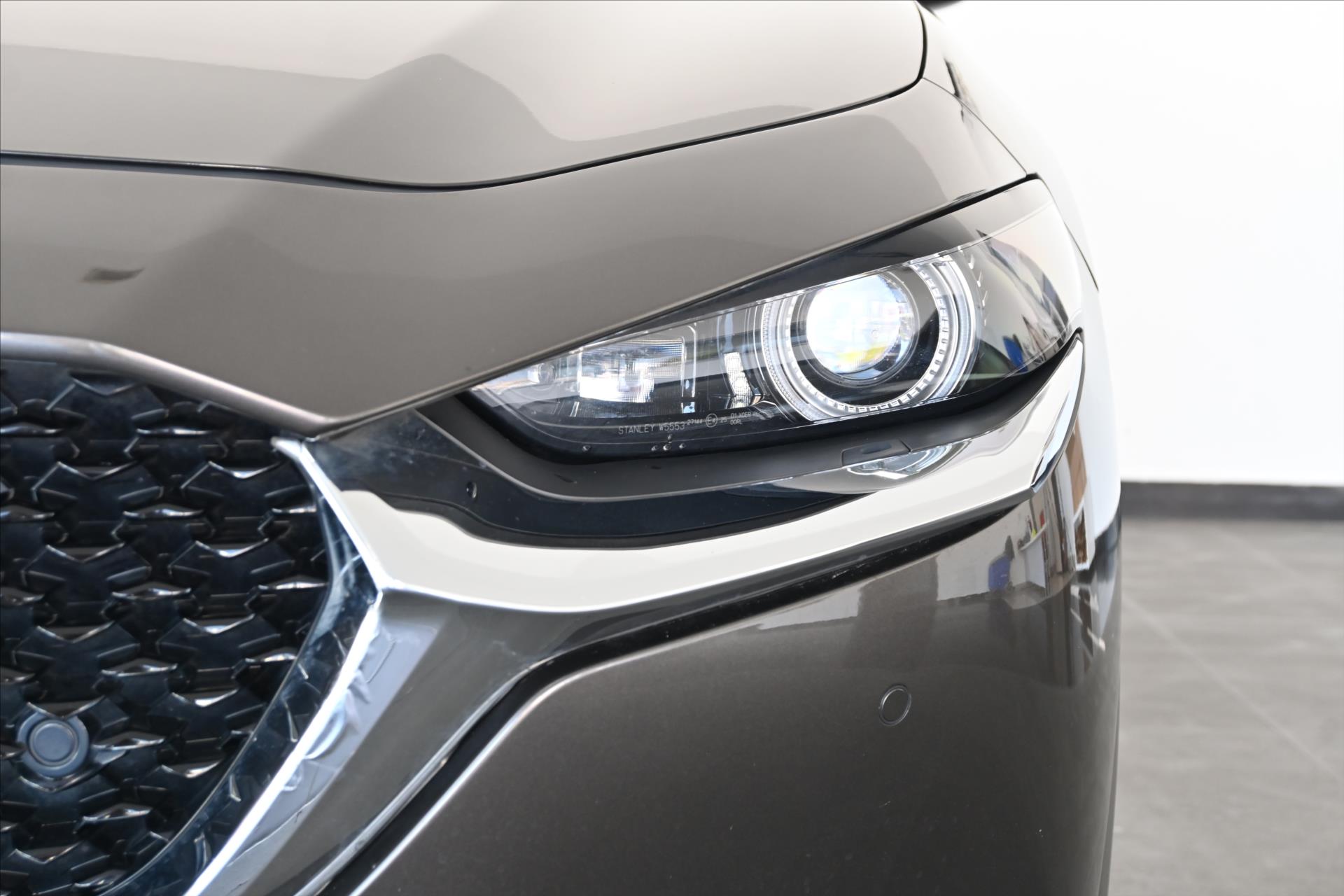 Hlavní fotografie vozu Mazda CX-30 2,0 Skyactiv-X 132 kW Luxury Záruka až 5 let (32)