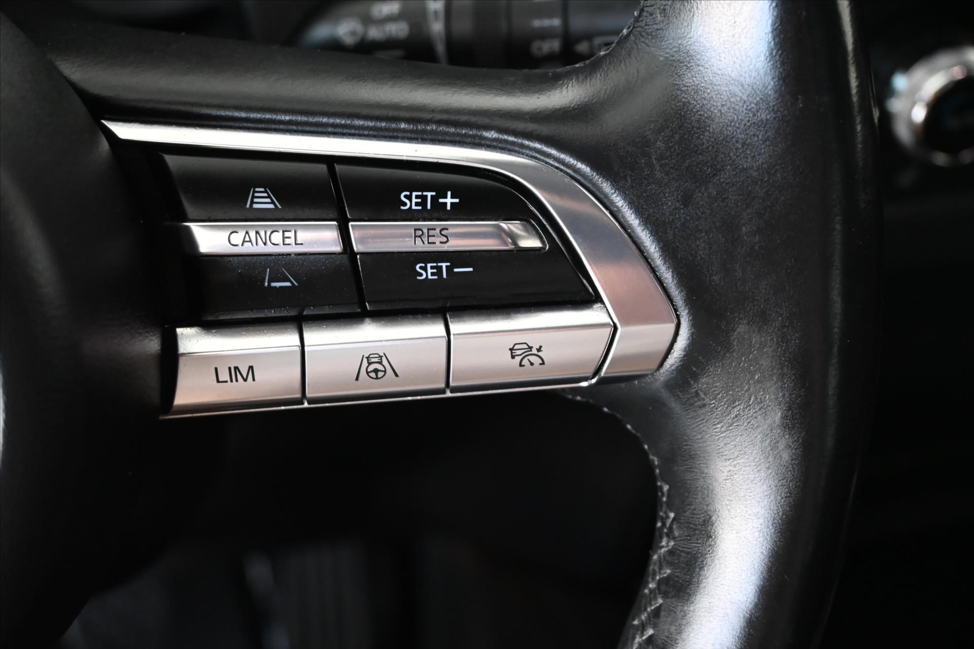 Hlavní fotografie vozu Mazda CX-30 2,0 Skyactiv-X 132 kW Luxury Záruka až 5 let (19)