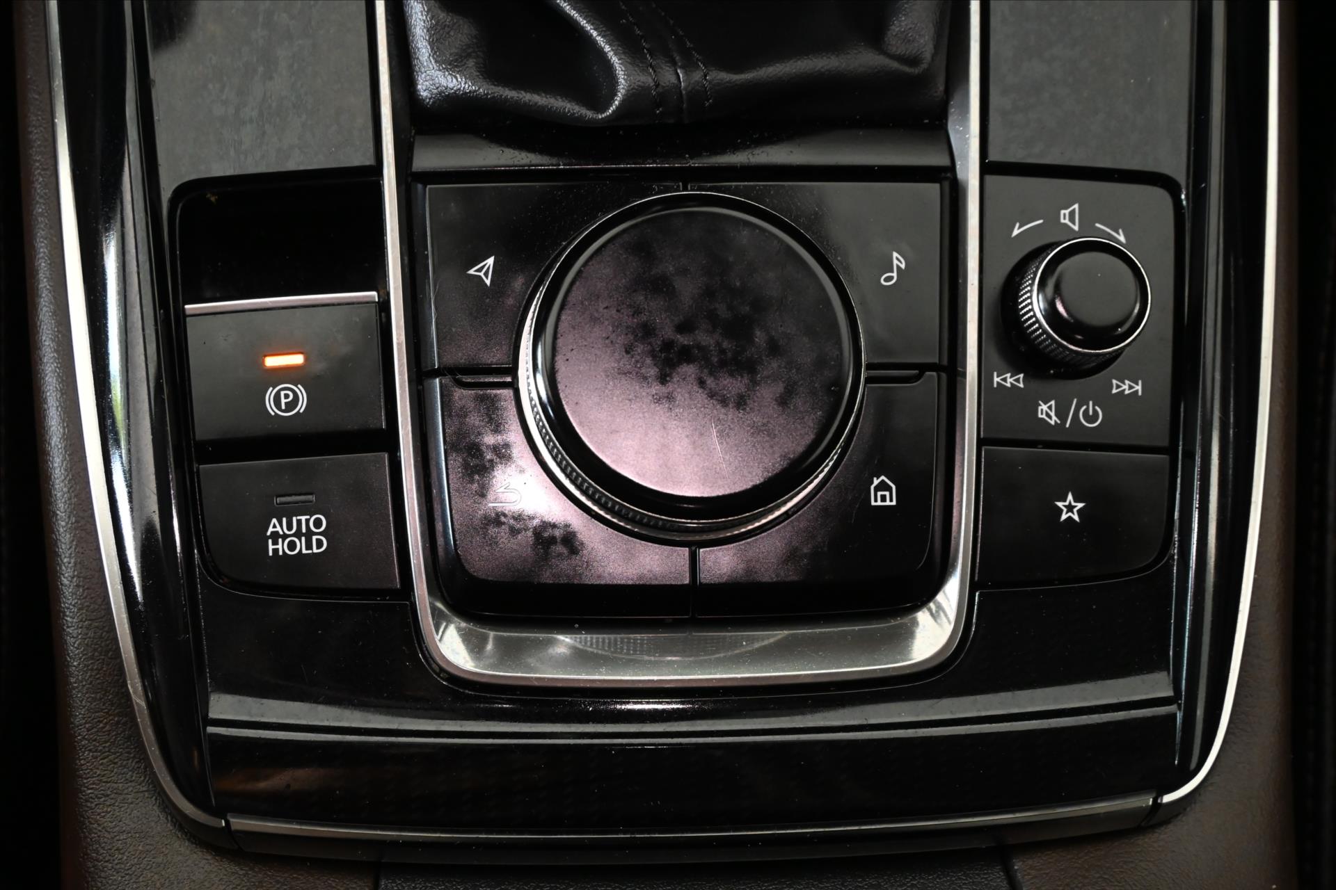 Hlavní fotografie vozu Mazda CX-30 2,0 Skyactiv-X 132 kW Luxury Záruka až 5 let (26)