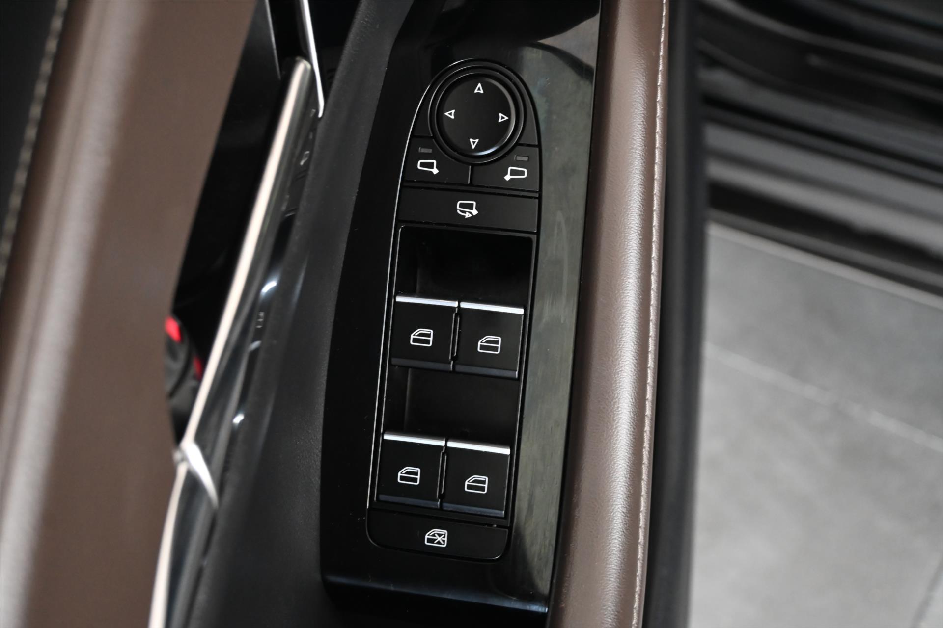 Hlavní fotografie vozu Mazda CX-30 2,0 Skyactiv-X 132 kW Luxury Záruka až 5 let (29)