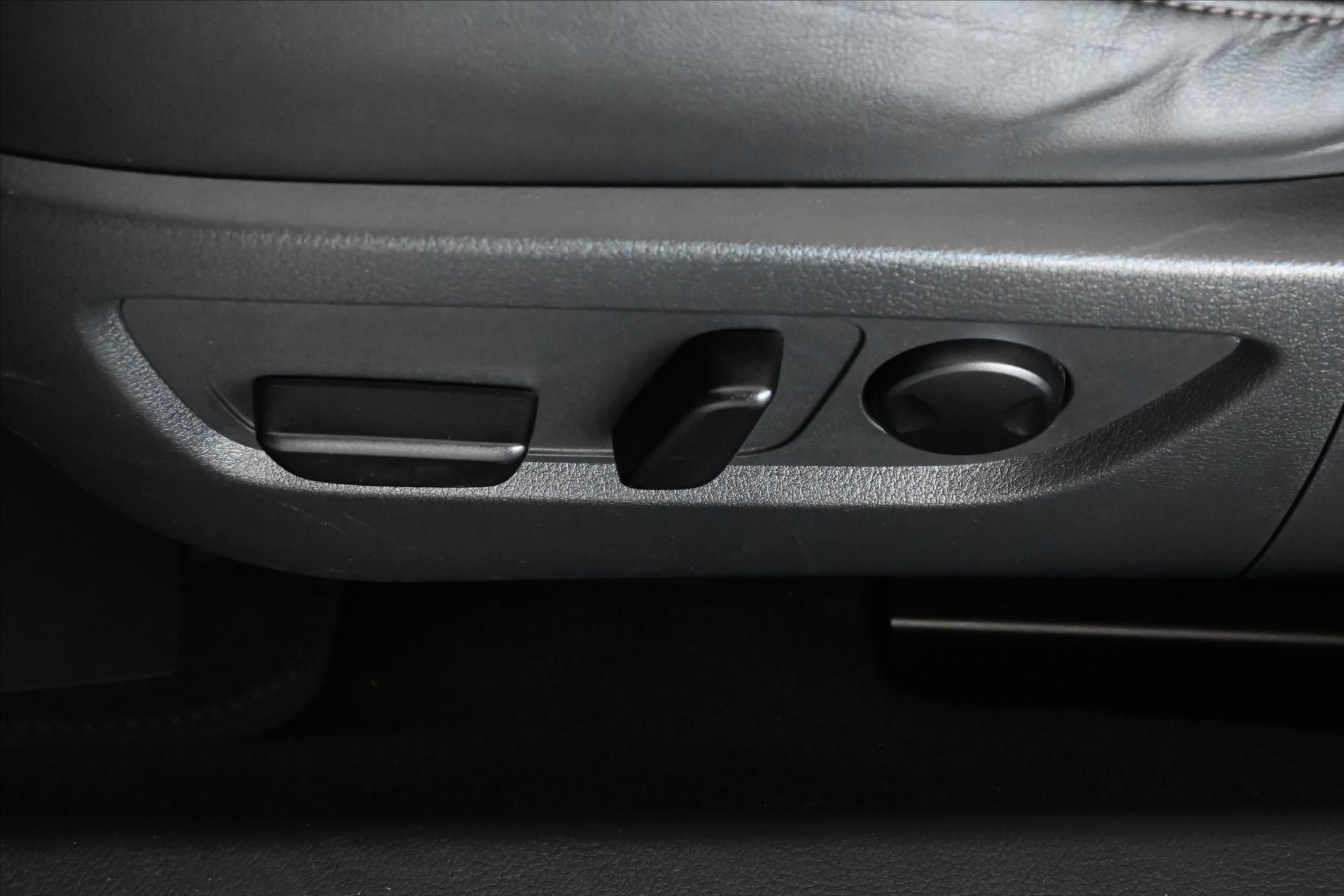 Hlavní fotografie vozu Mazda CX-30 2,0 Skyactiv-X 132 kW Luxury Záruka až 5 let (32)