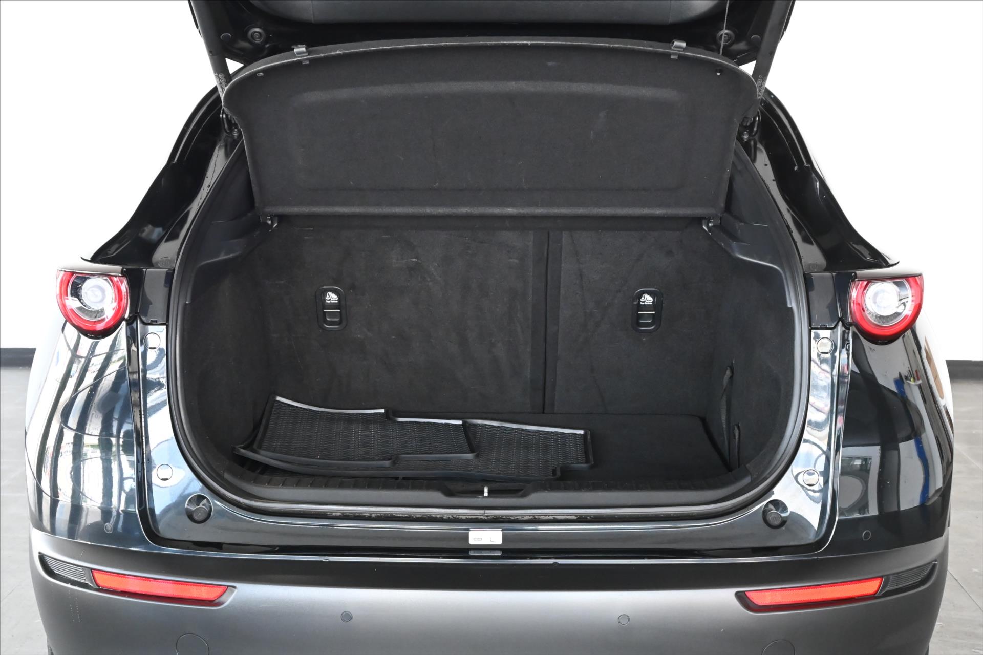 Hlavní fotografie vozu Mazda CX-30 2,0 Skyactiv-X 132 kW Luxury Záruka až 5 let (7)