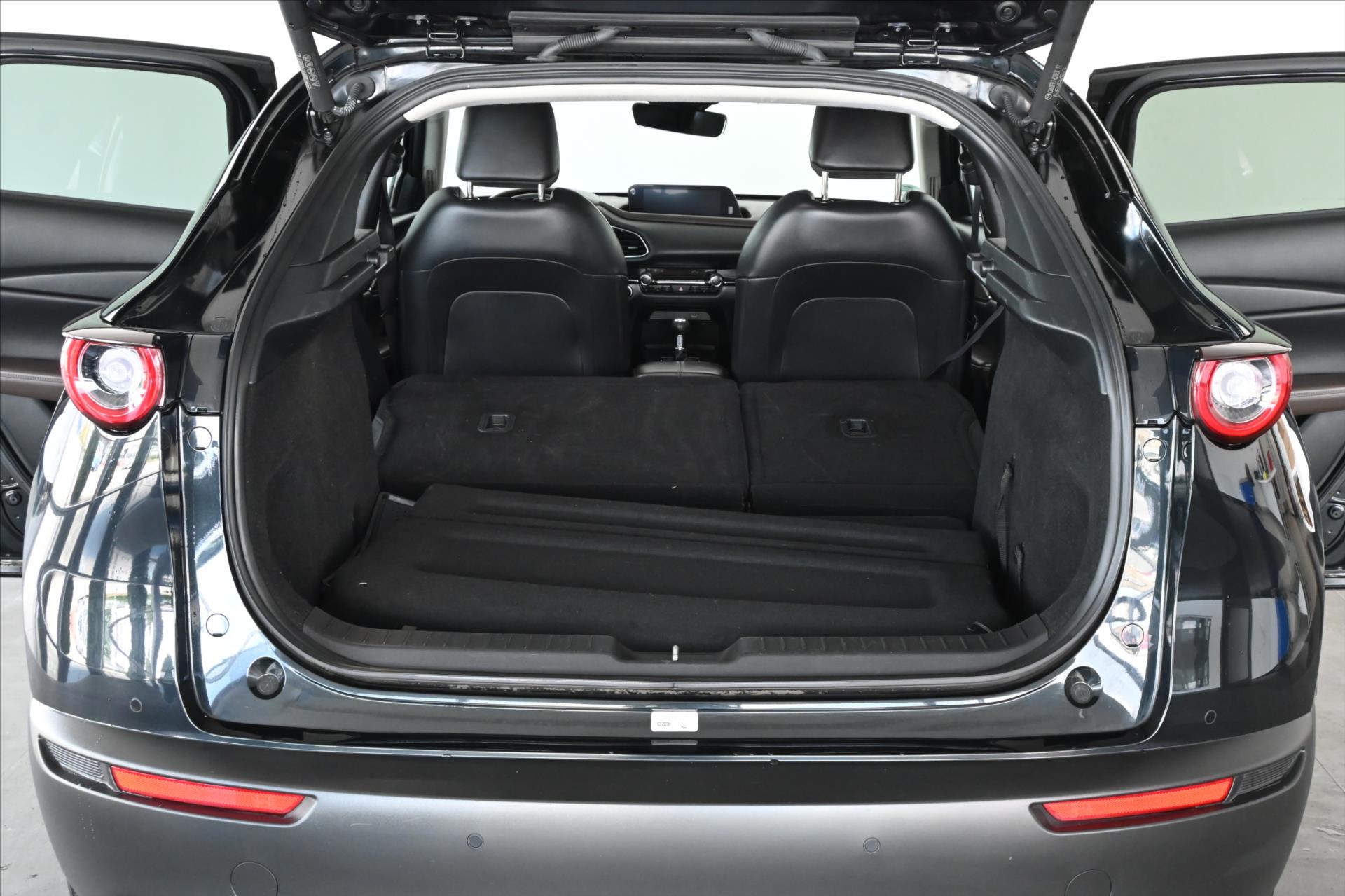 Hlavní fotografie vozu Mazda CX-30 2,0 Skyactiv-X 132 kW Luxury Záruka až 5 let (8)