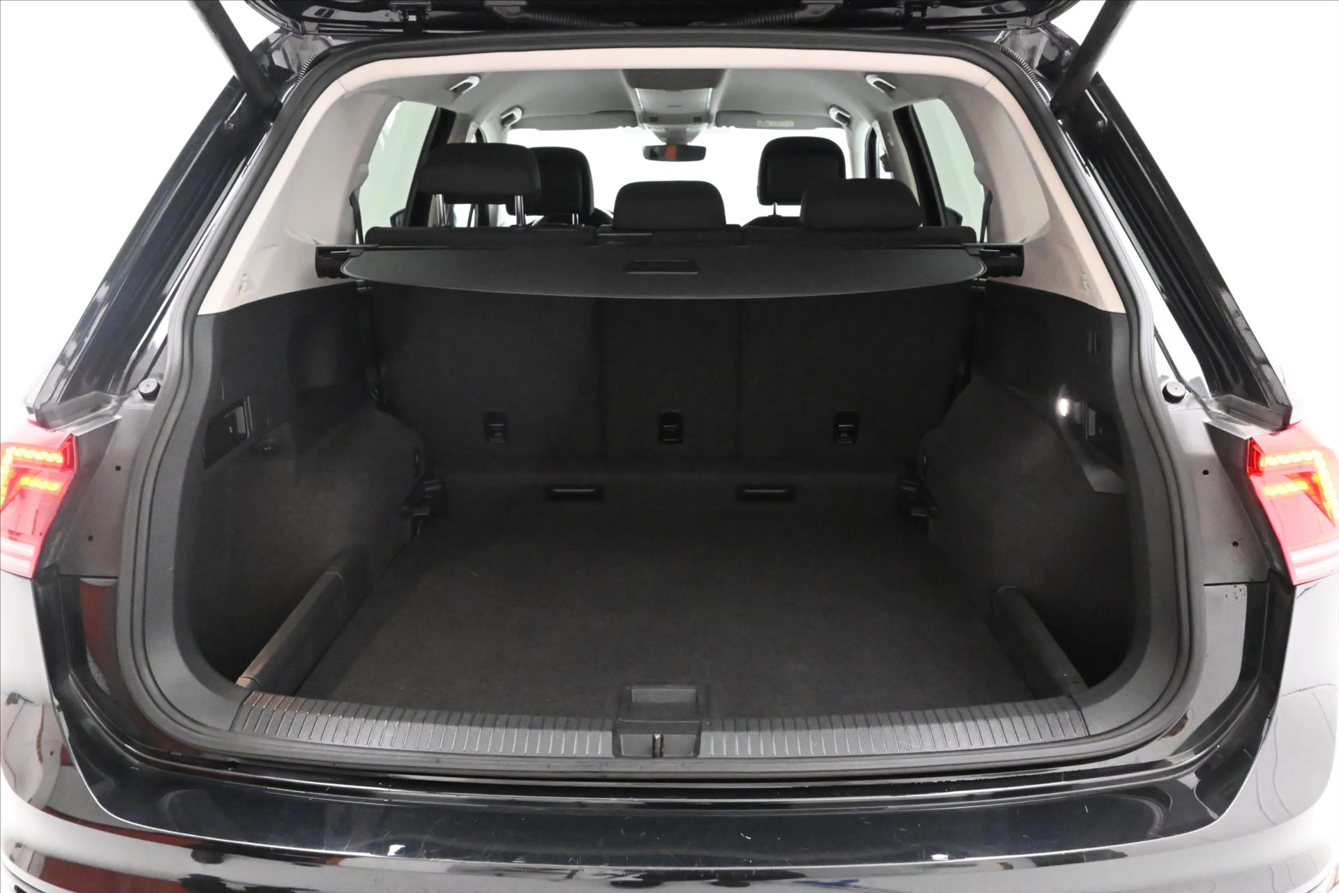 Main photo of the car Volkswagen Tiguan allspace 2.0 TDI 110 kW DSG NAVI Warranty up to 5 years (9)
