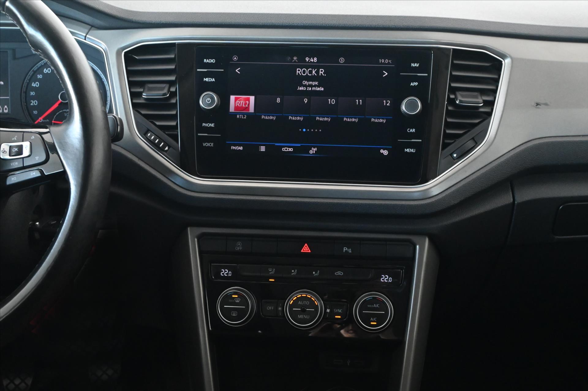 Hlavní fotografie vozu Volkswagen T-Roc 1,6 TDI 85kW COMFORTLINE Záruka až 5 let (12)