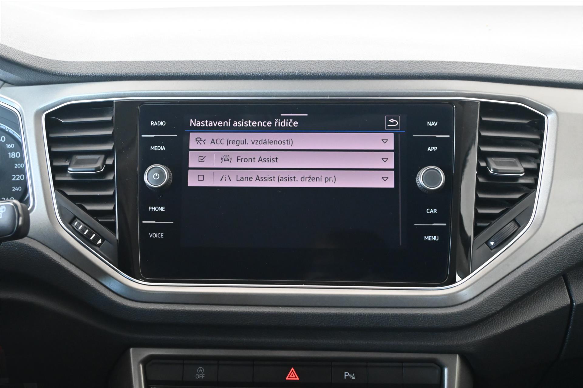 Hlavní fotografie vozu Volkswagen T-Roc 1,6 TDI 85kW COMFORTLINE Záruka až 5 let (20)