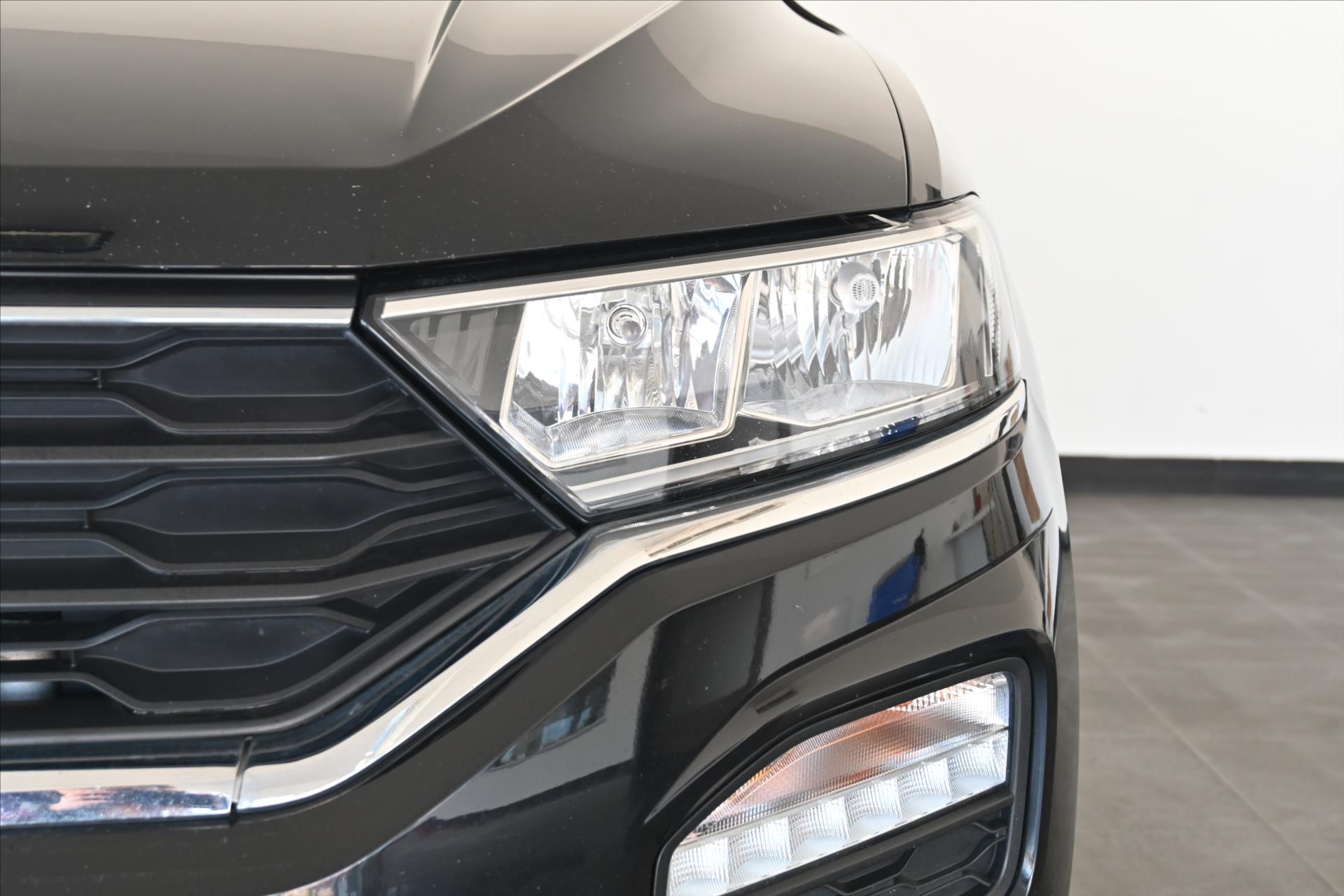 Hlavní fotografie vozu Volkswagen T-Roc 1,6 TDI 85kW COMFORTLINE Záruka až 5 let (28)