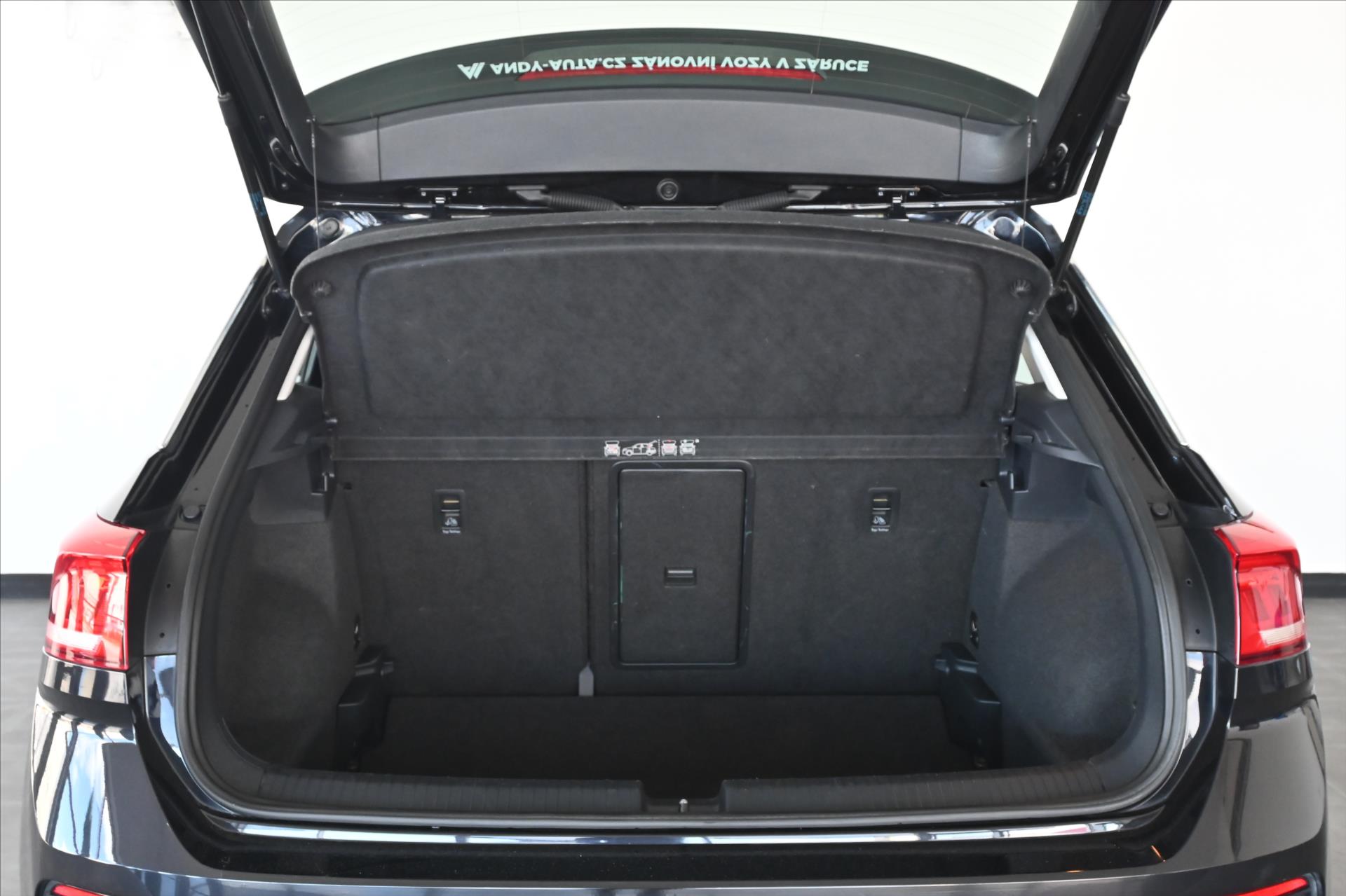 Hlavní fotografie vozu Volkswagen T-Roc 1,6 TDI 85kW COMFORTLINE Záruka až 5 let (6)