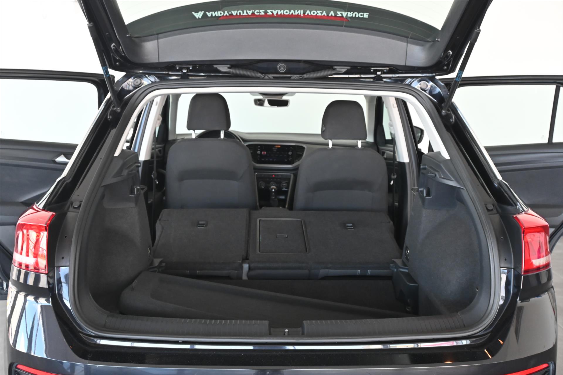 Hlavní fotografie vozu Volkswagen T-Roc 1,6 TDI 85kW COMFORTLINE Záruka až 5 let (7)