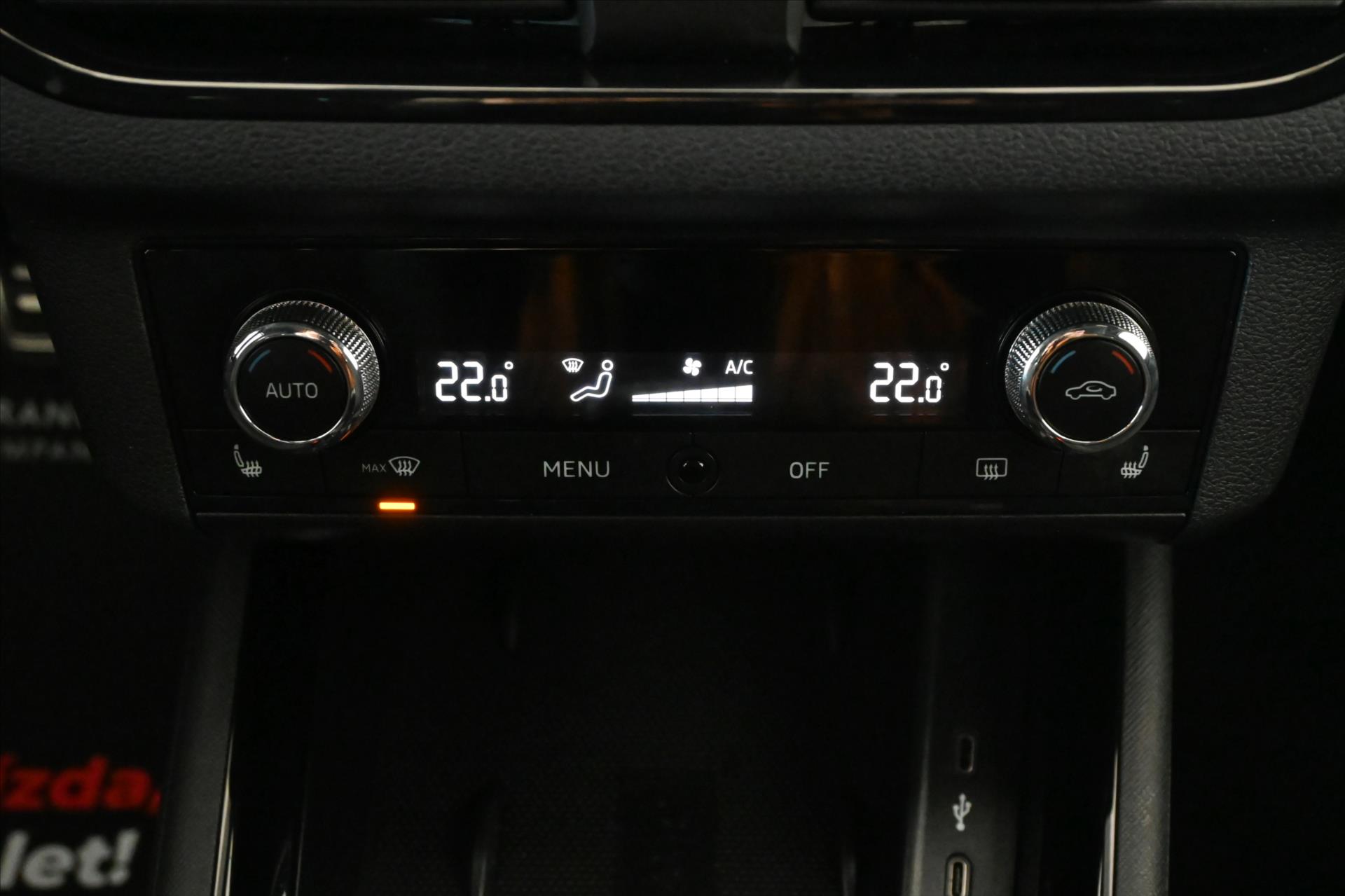 Hlavní fotografie vozu Škoda Kamiq 1,0 TSi 81 kW*Sport Business*Záruka až 5 let (22)