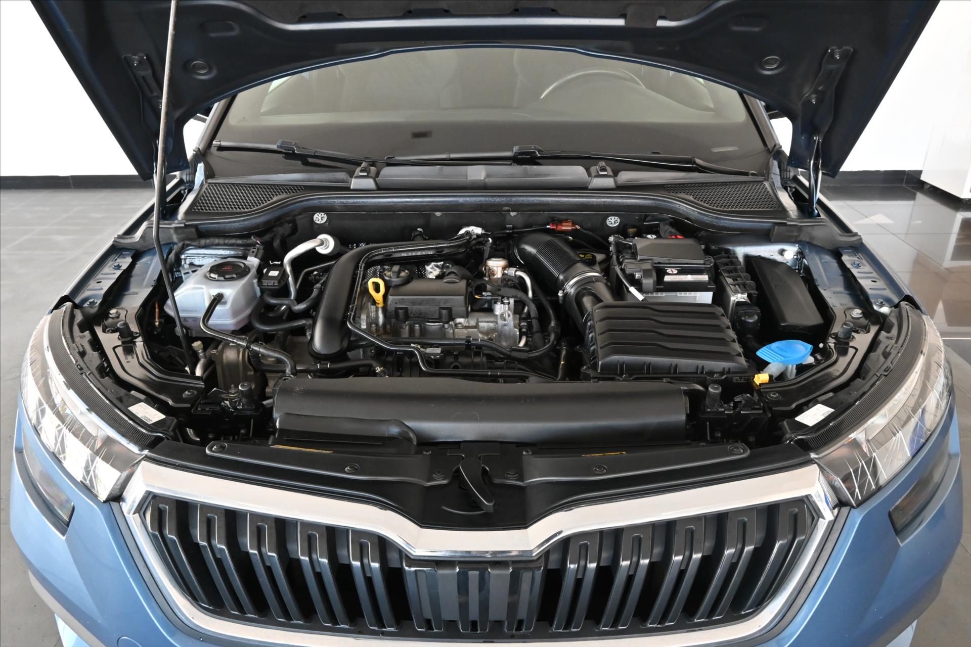 Hlavní fotografie vozu Škoda Kamiq 1,0 TSi 81 kW*Sport Business*Záruka až 5 let (5)