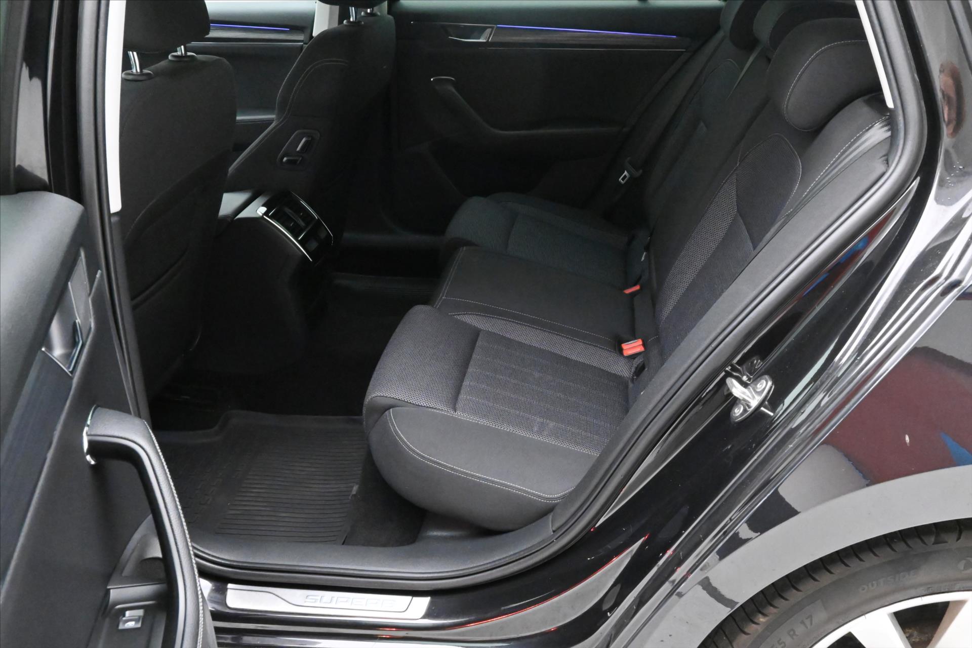 Hlavní fotografie vozu Škoda Superb 2,0 TDI 110 kW DSG Style Záruka až 5 let (15)