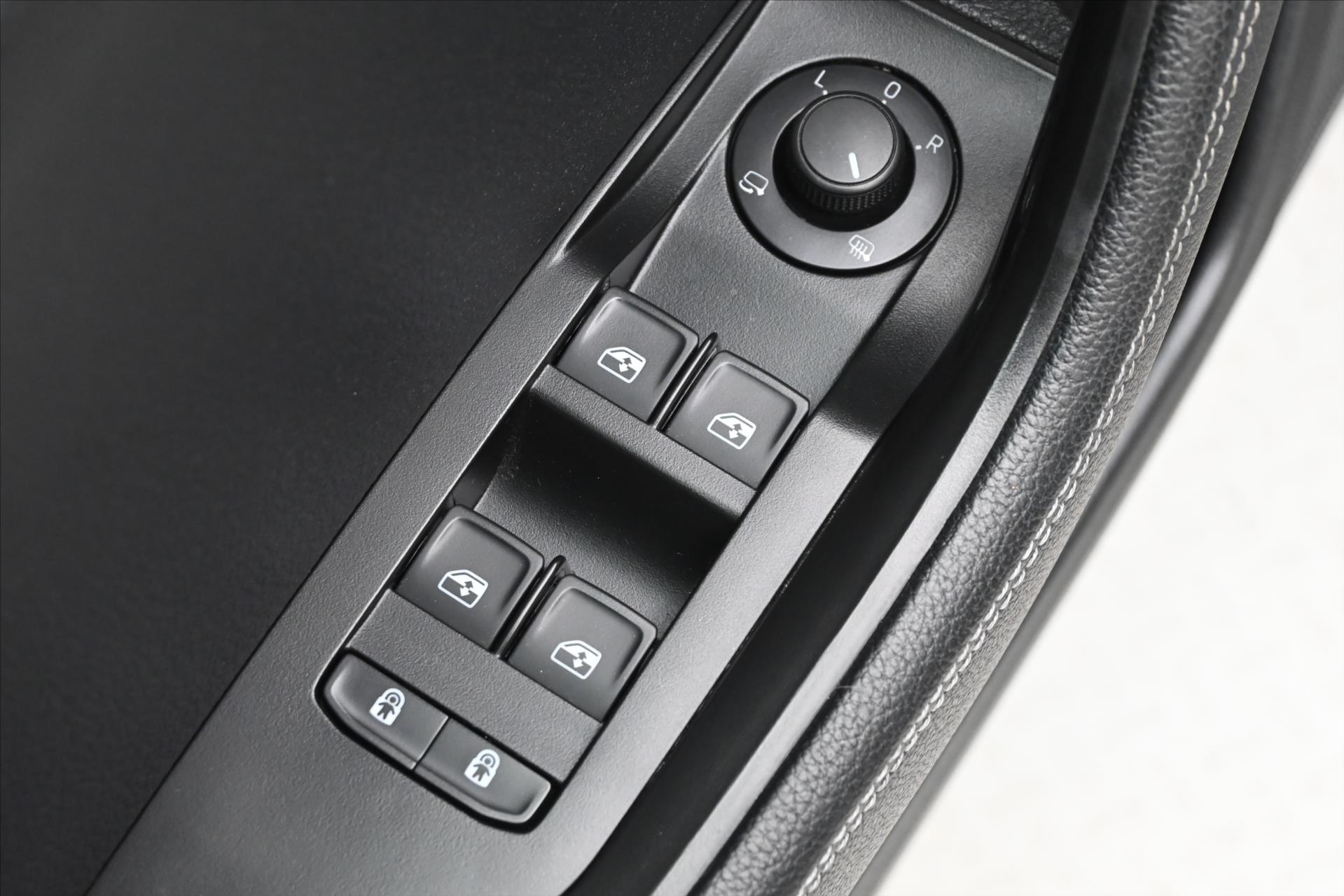 Hlavní fotografie vozu Škoda Superb 2,0 TDI 110 kW DSG Style Záruka až 5 let (27)