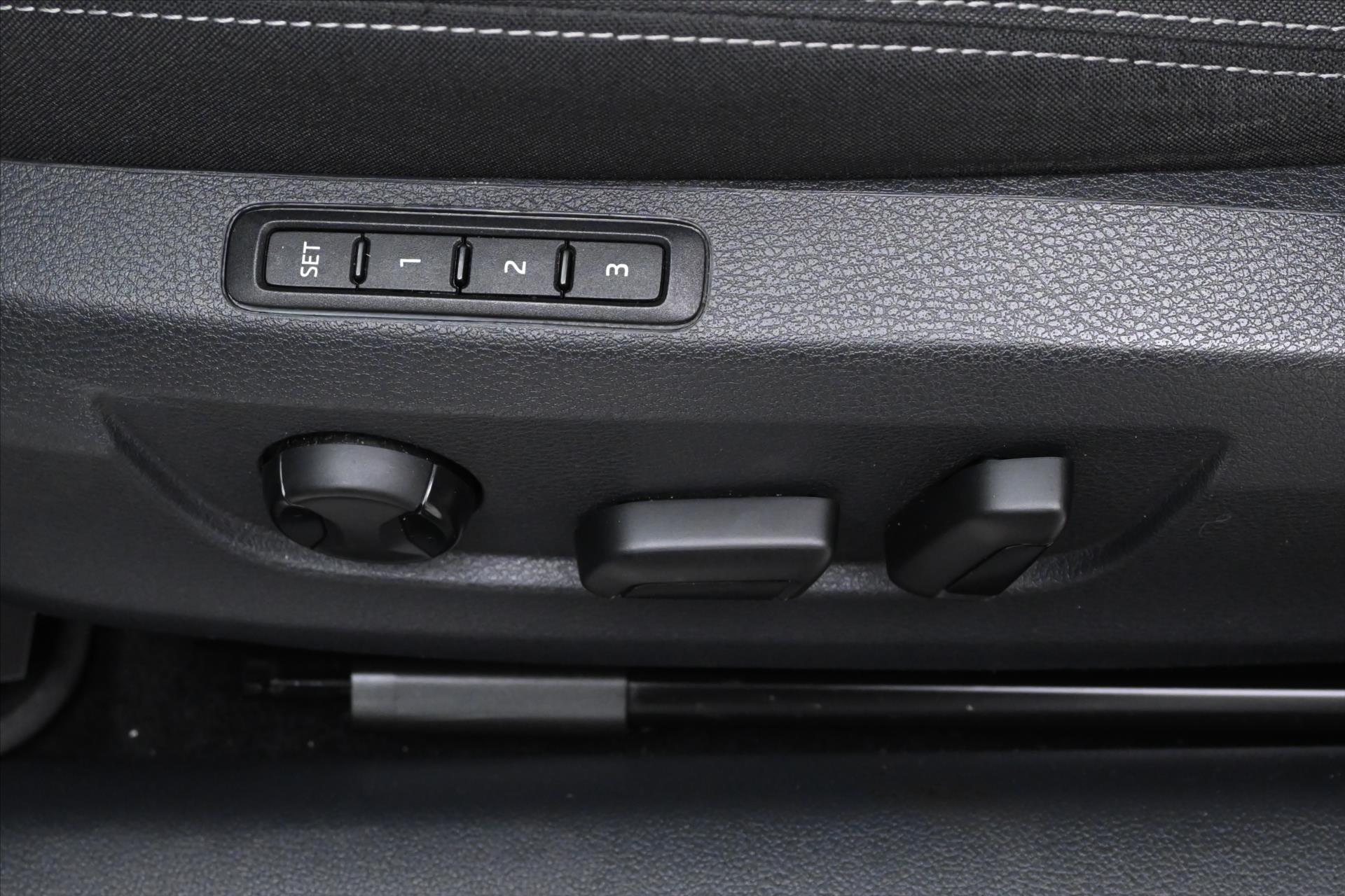 Hlavní fotografie vozu Škoda Superb 2,0 TDI 110 kW DSG Style Záruka až 5 let (30)