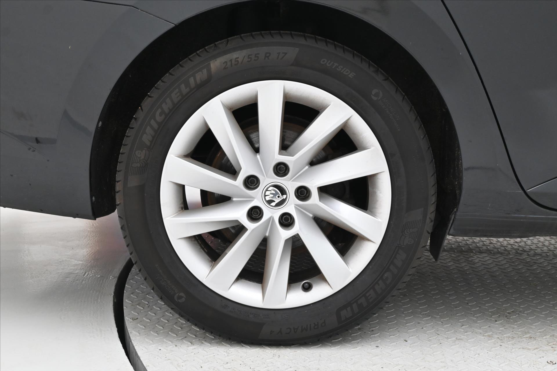 Hlavní fotografie vozu Škoda Superb 2,0 TDi 110kW DSG *Style* Záruka až 5 let (33)