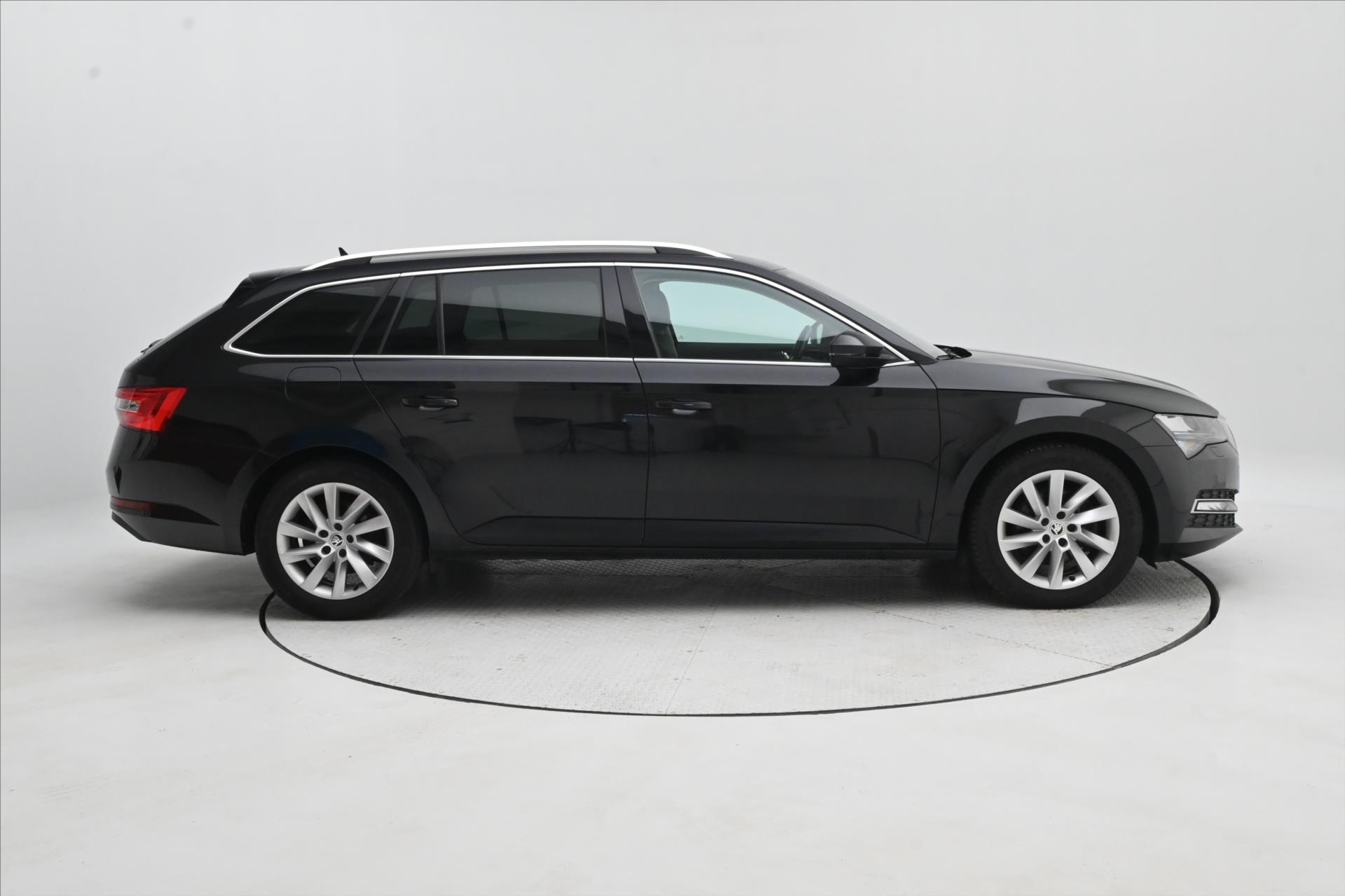 Hlavní fotografie vozu Škoda Superb 2,0 TDi 110kW DSG *Style* Záruka až 5 let (4)