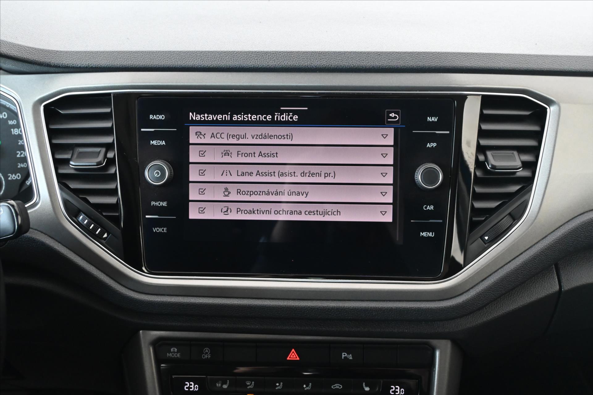 Hlavní fotografie vozu Volkswagen T-Roc 2,0 TDI 110 kW DSG COMFORTLINE Záruka až 5 let (20)