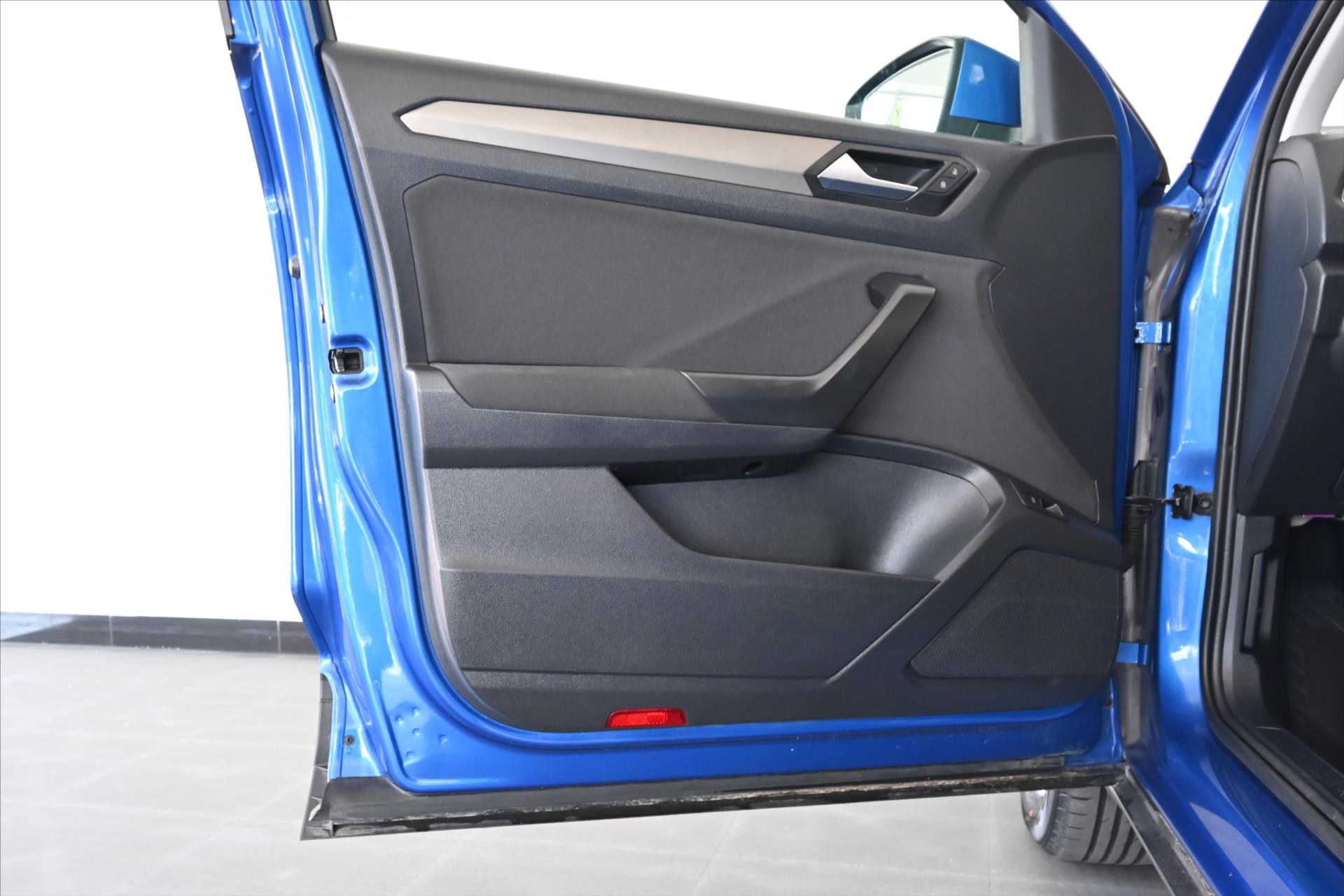 Hlavní fotografie vozu Volkswagen T-Roc 2,0 TDI 110 kW DSG COMFORTLINE Záruka až 5 let (25)